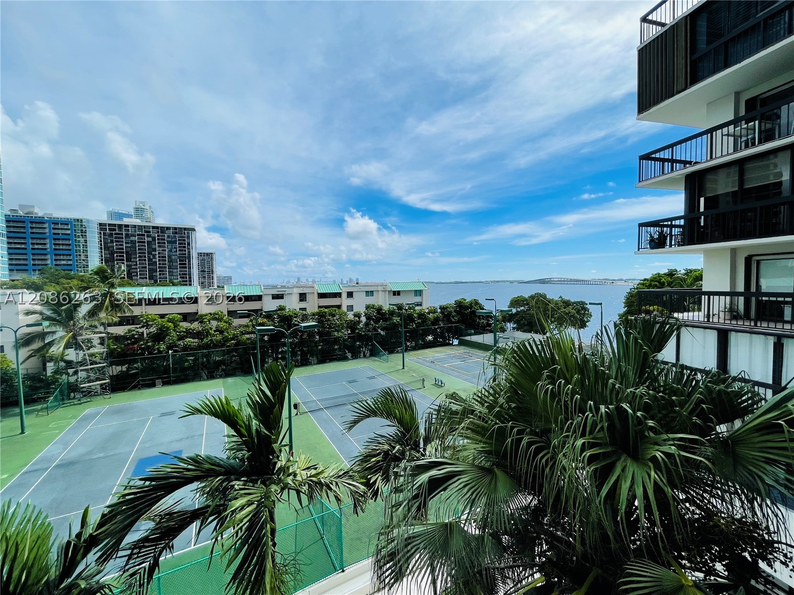 image Brickell Bay Club24