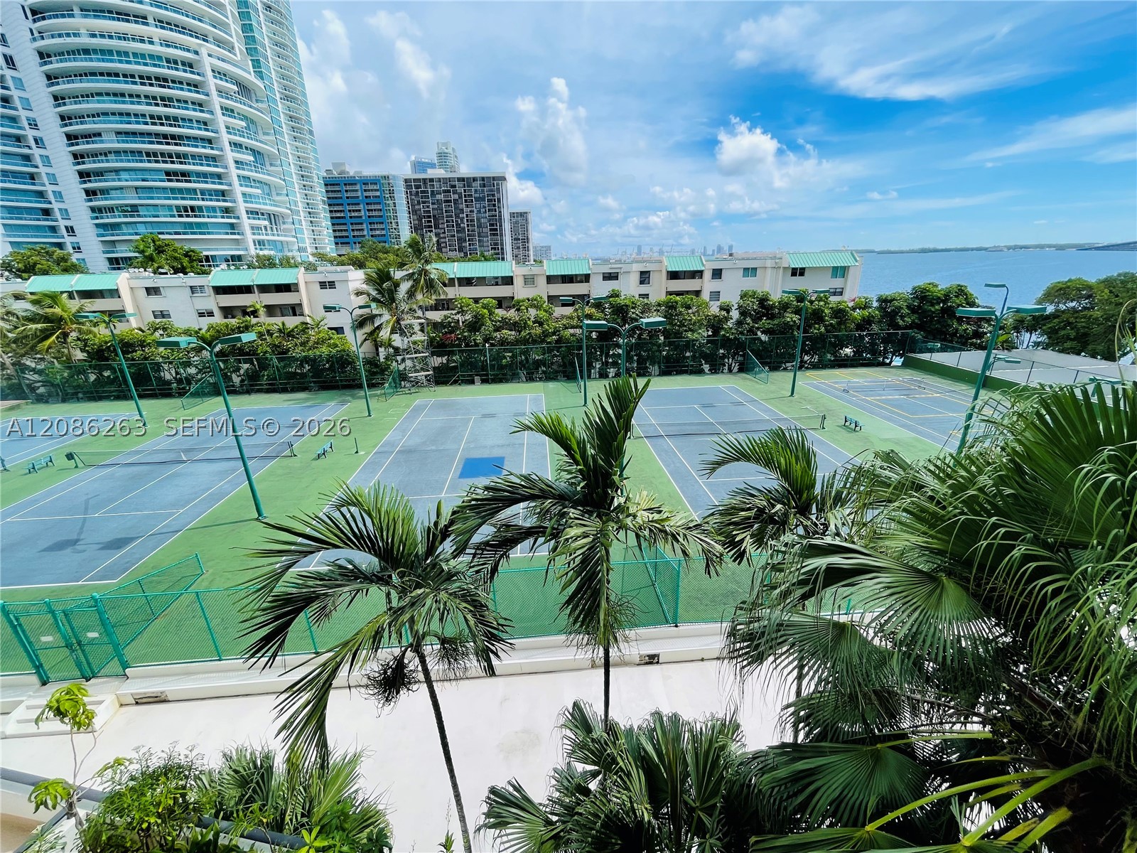image Brickell Bay Club25