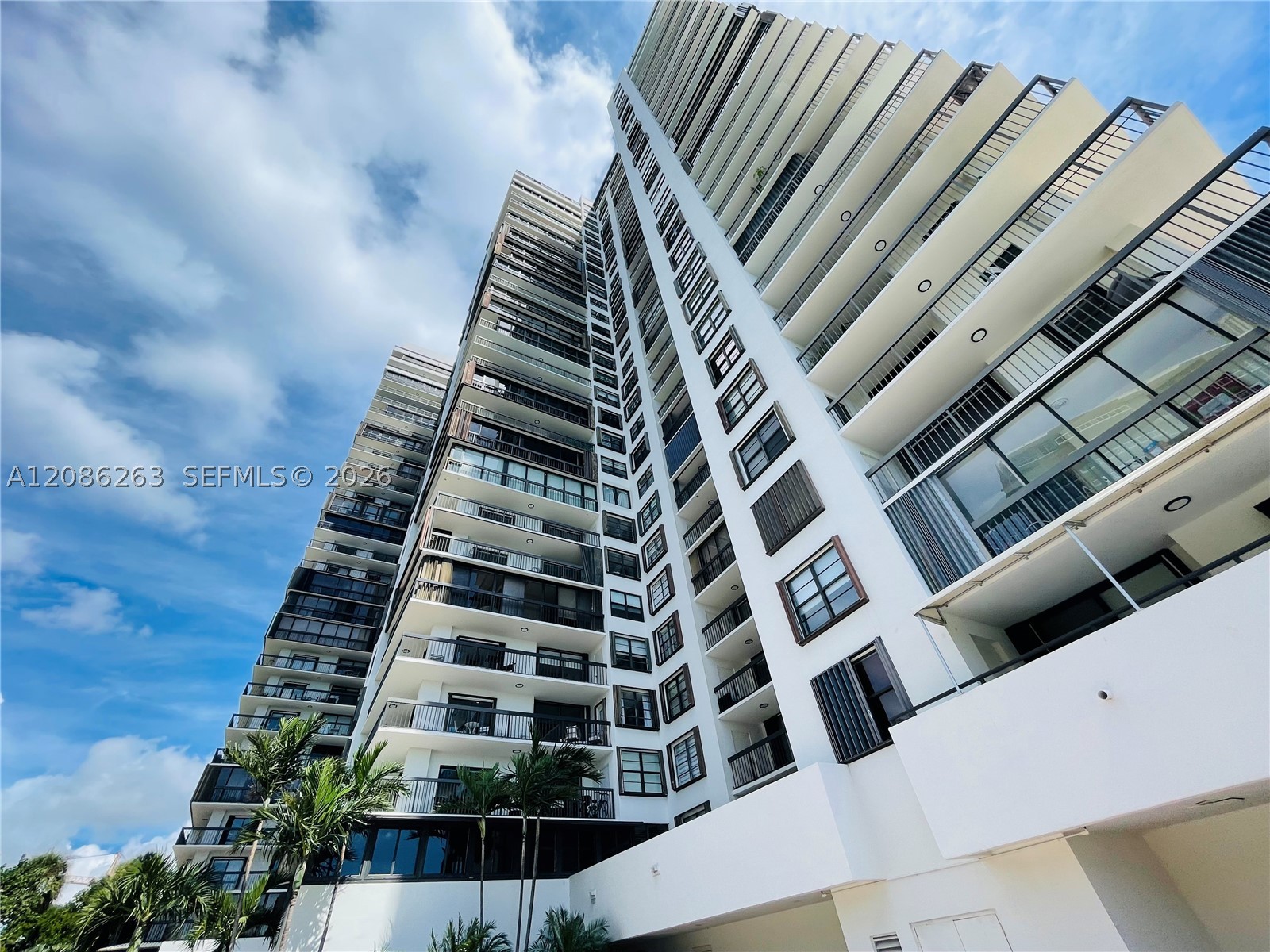 image Brickell Bay Club30