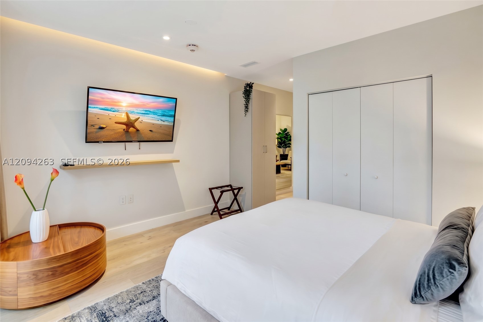 image Smart Brickell III10