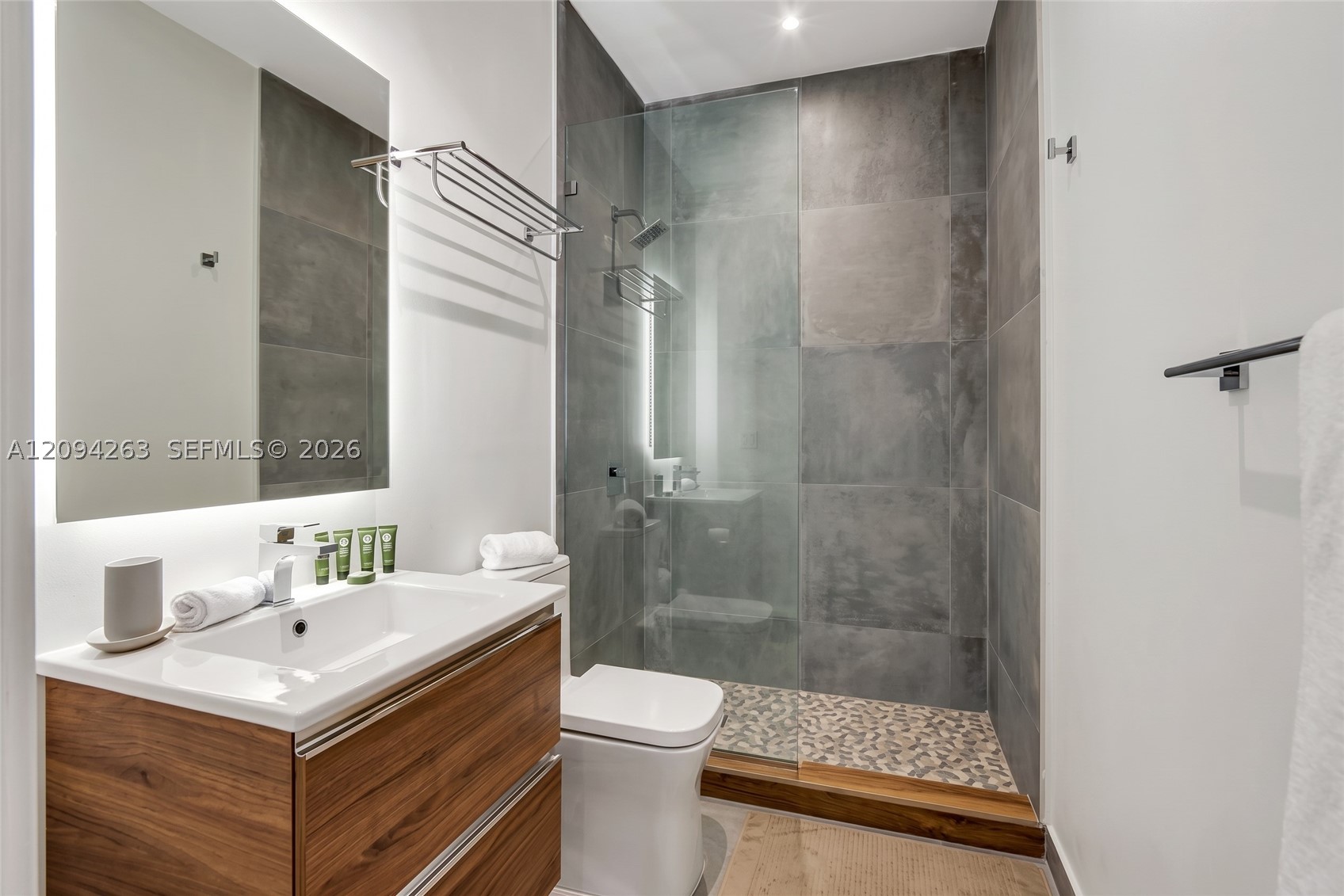 image Smart Brickell III11