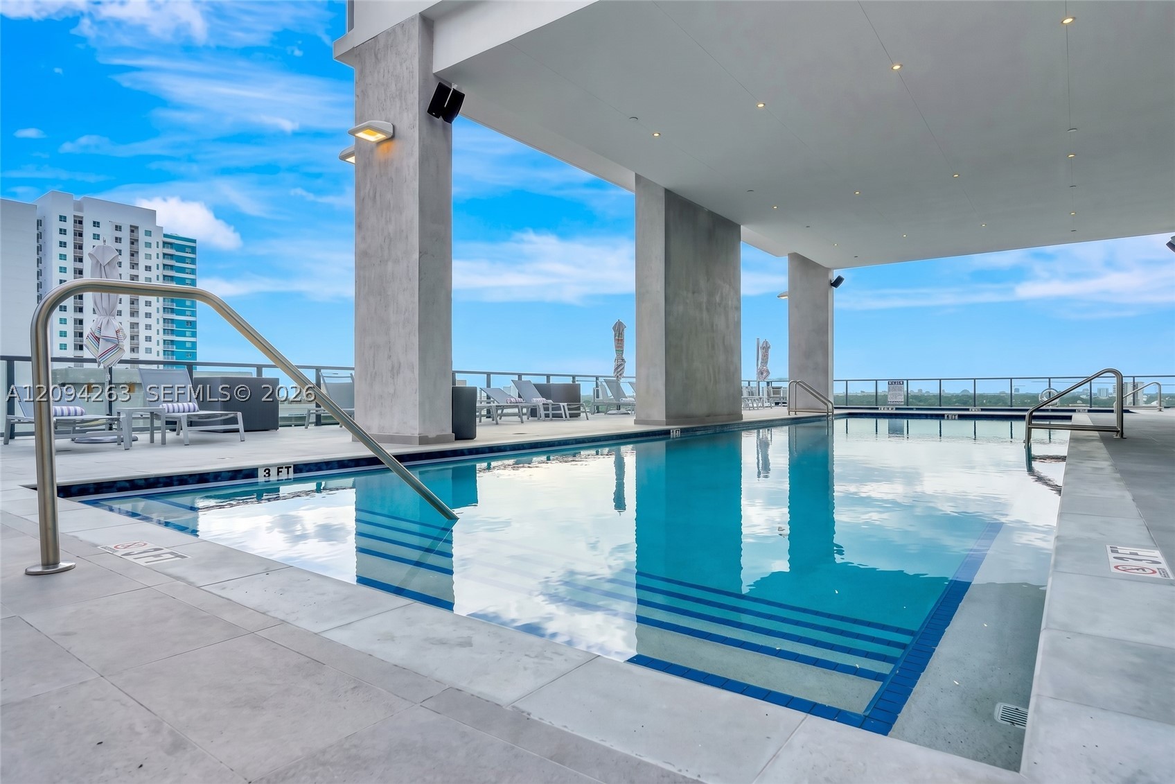 image Smart Brickell III12