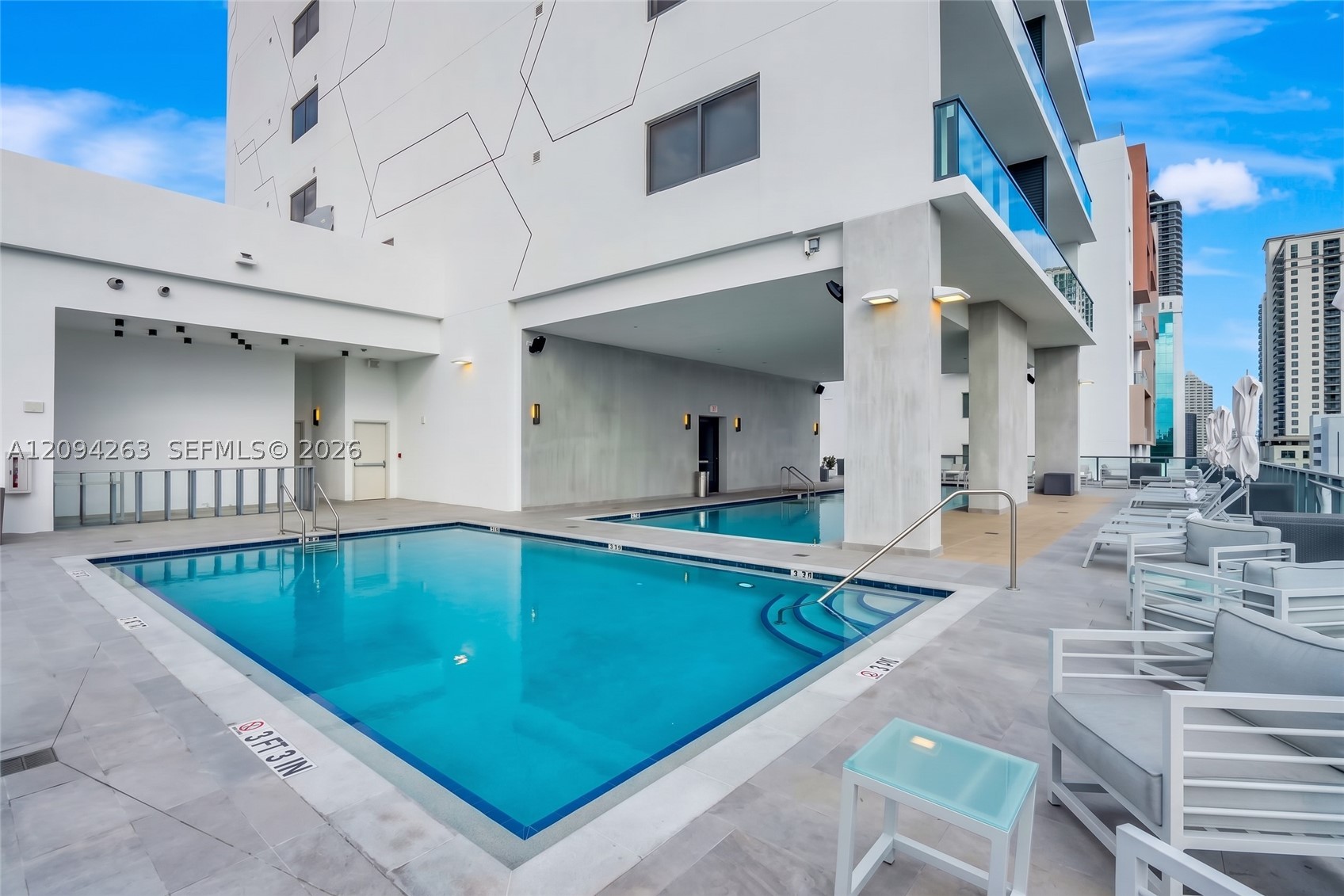 image Smart Brickell III13
