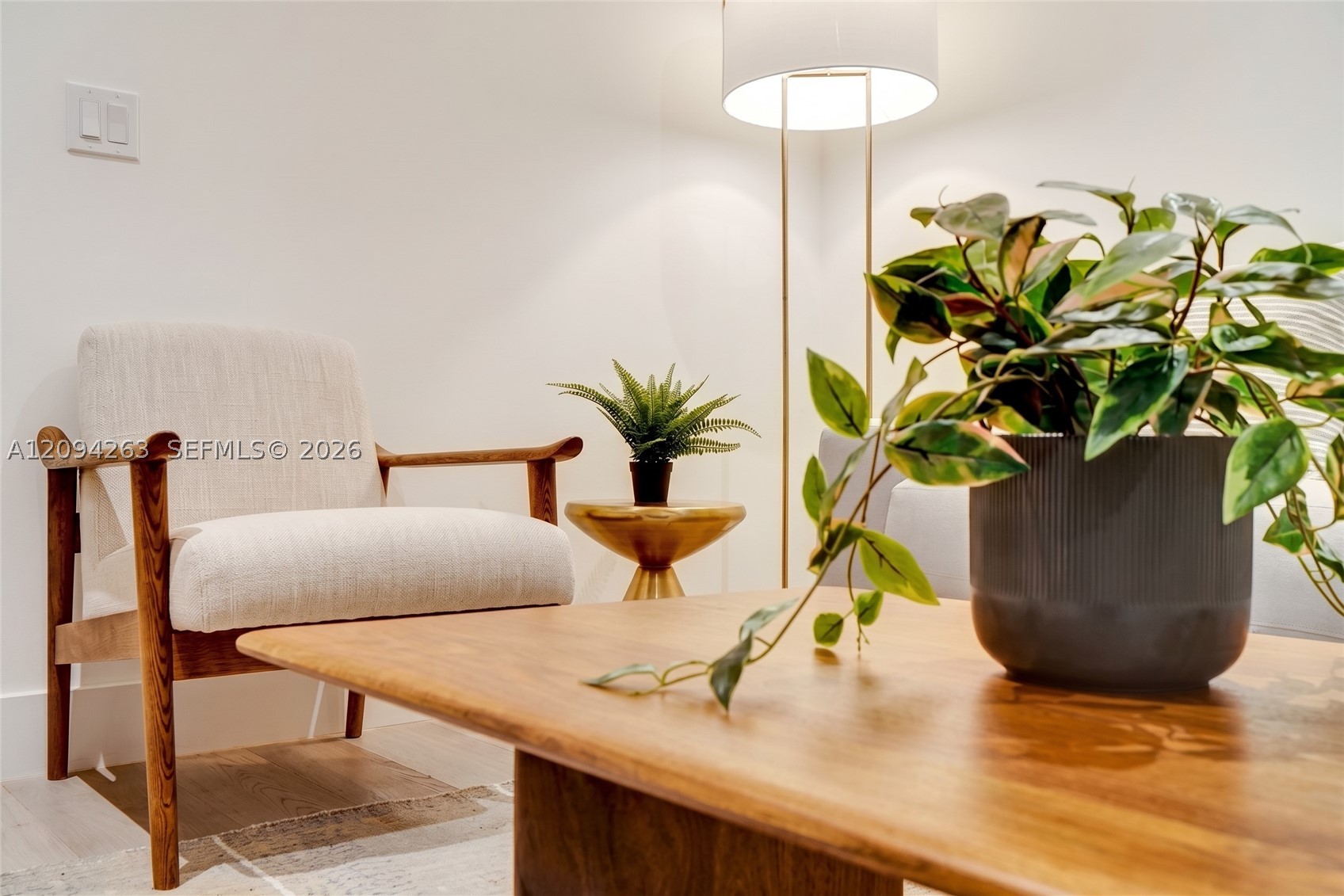 image Smart Brickell III3