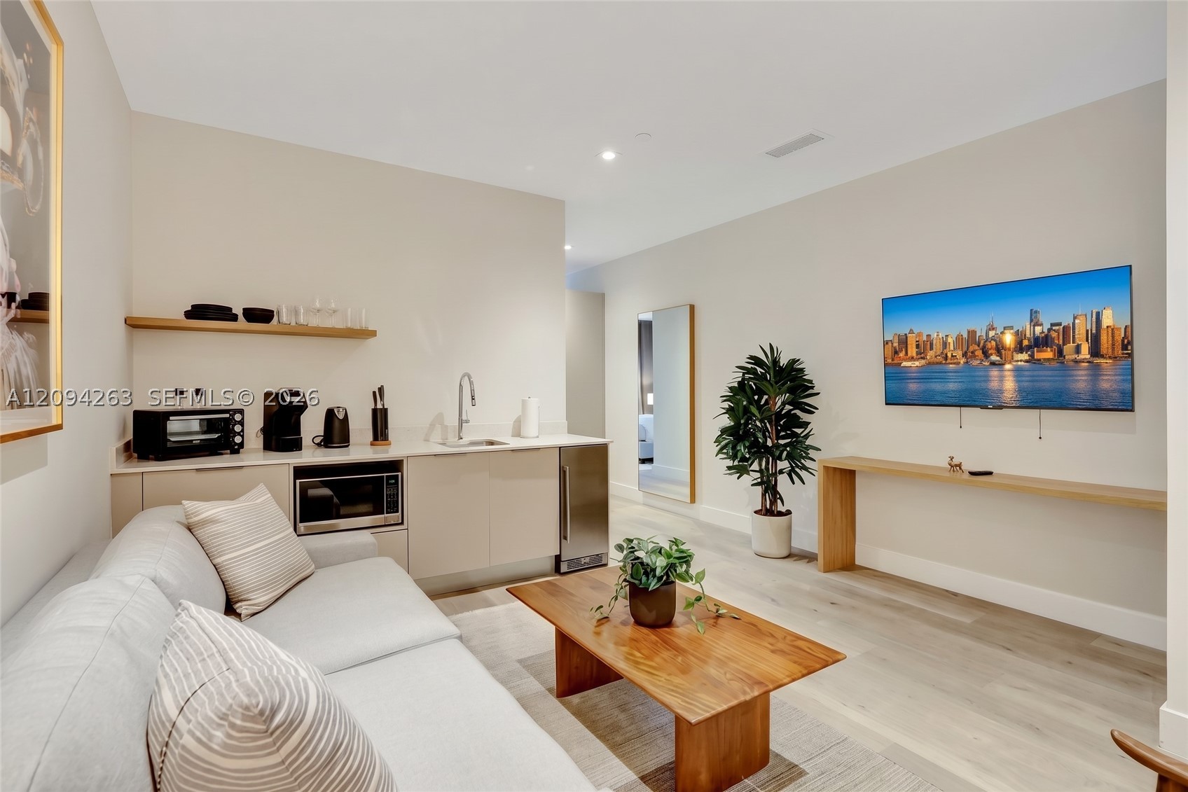image Smart Brickell III4