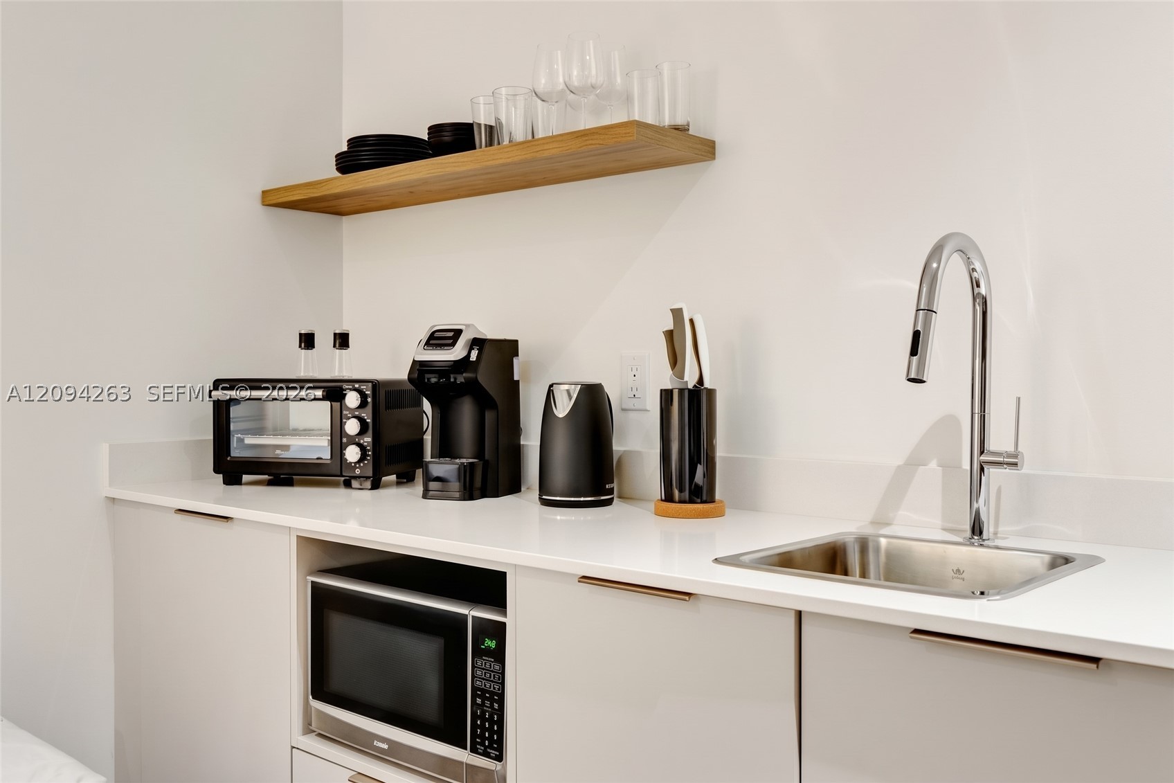 image Smart Brickell III5
