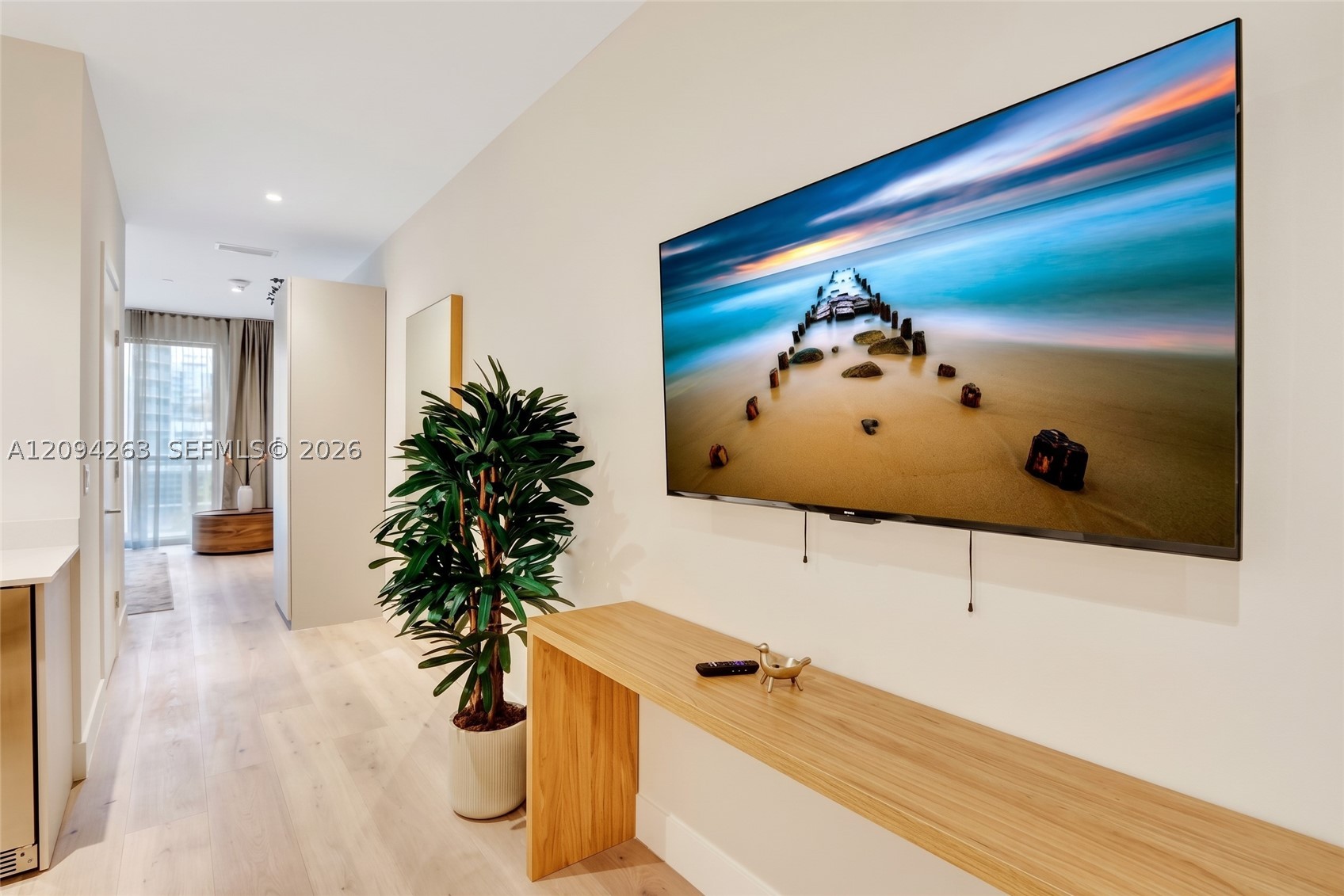 image Smart Brickell III6