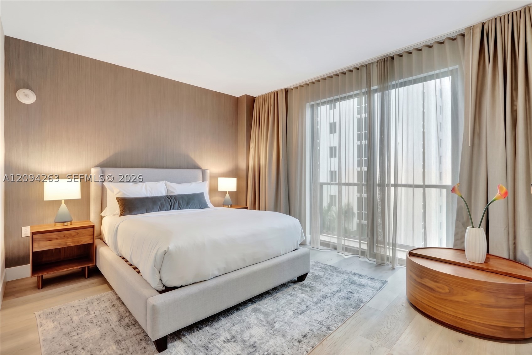 image Smart Brickell III8