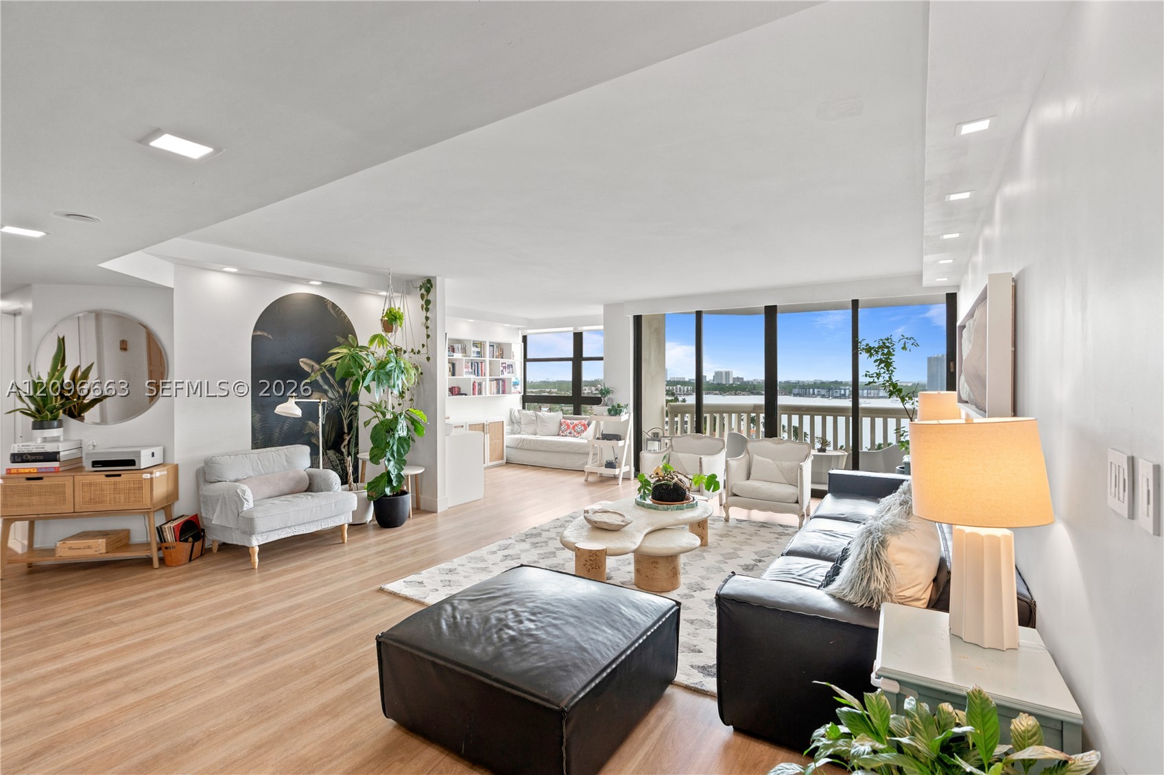 1000 E Island Blvd #1402