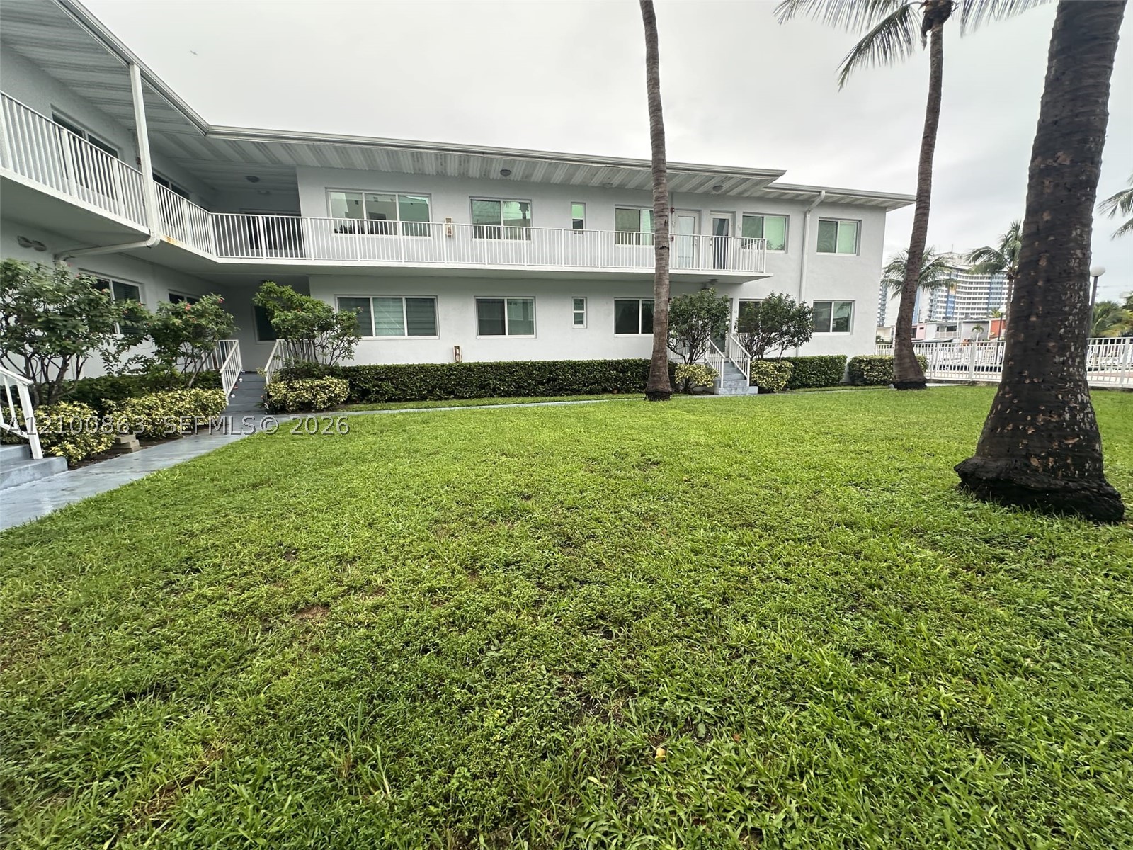 7207 Bay Dr #13
