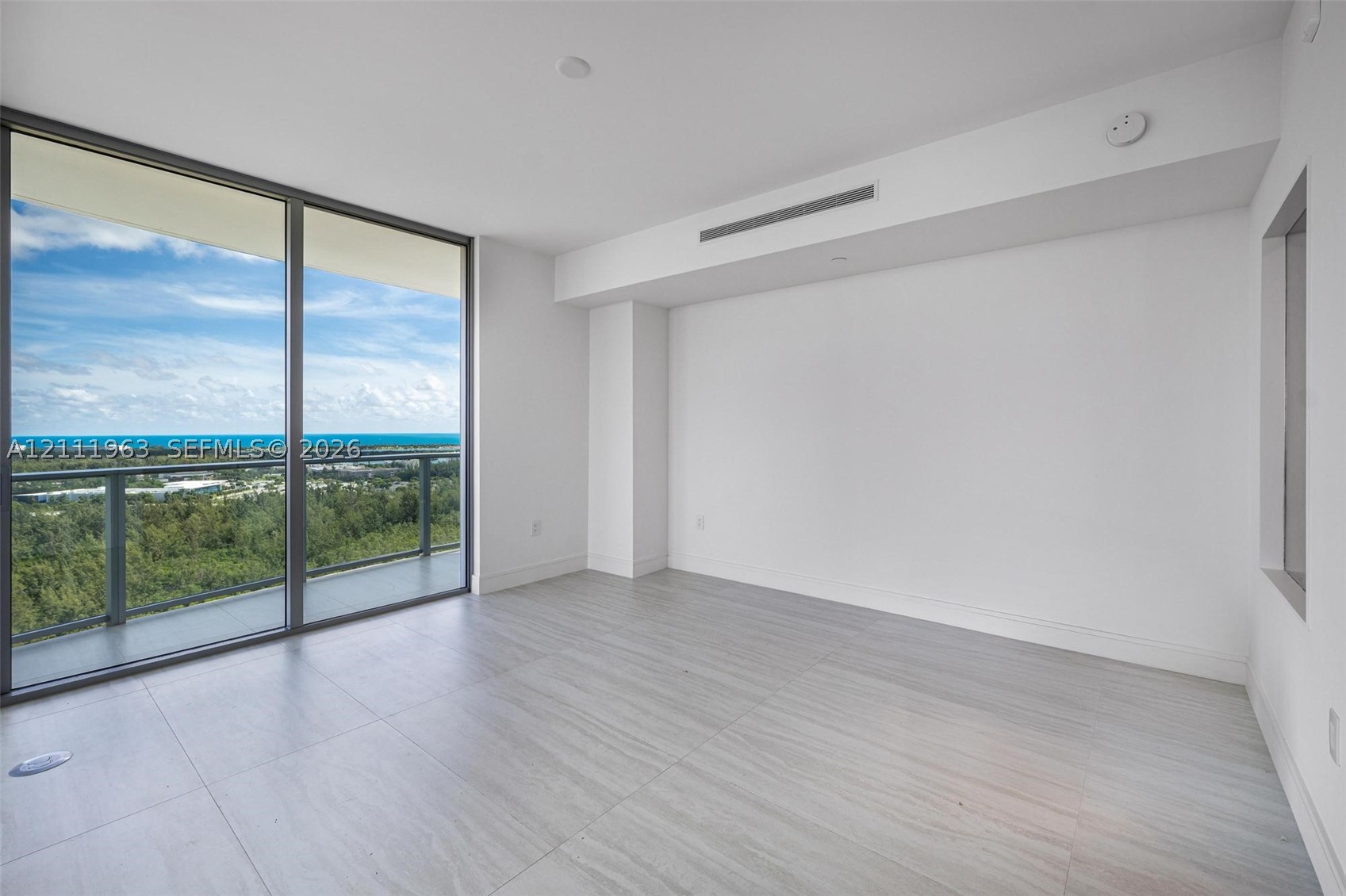 2411 Laguna Cir #2311 North Miami, FL 33180