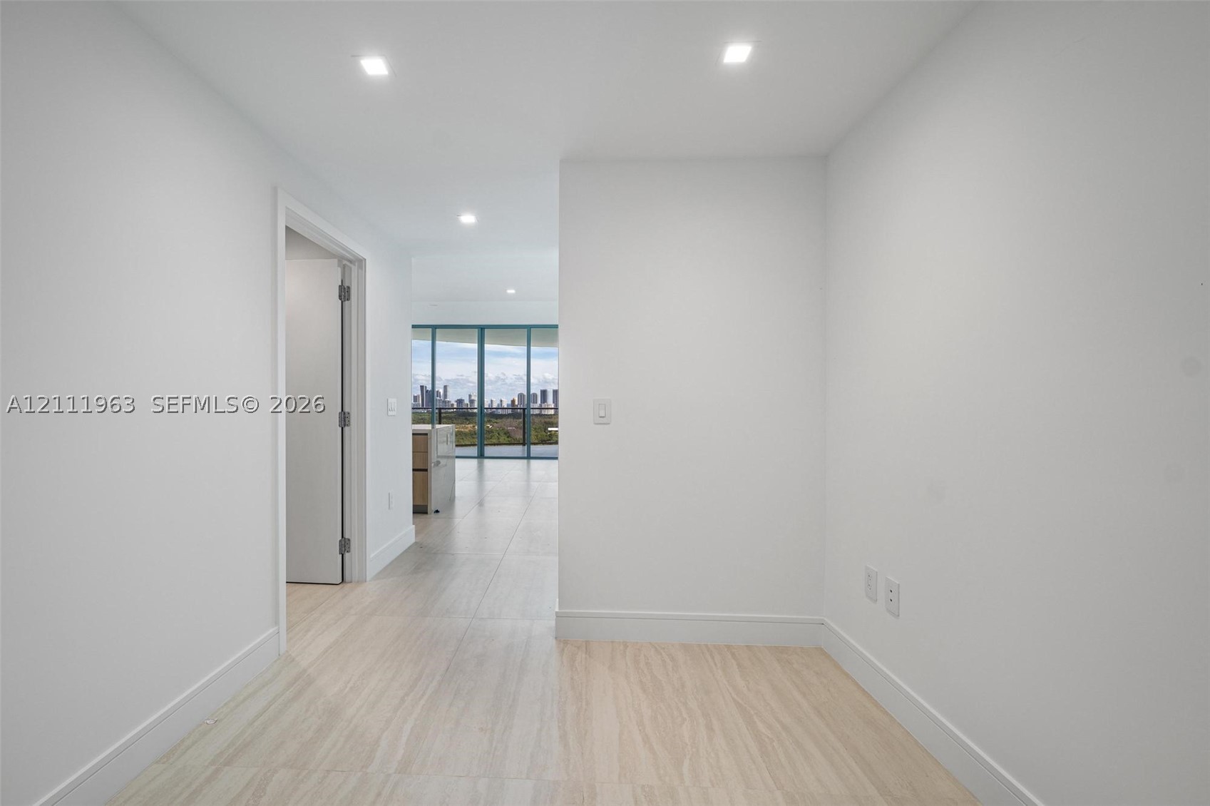 2411 Laguna Cir #2311 North Miami, FL 33180
