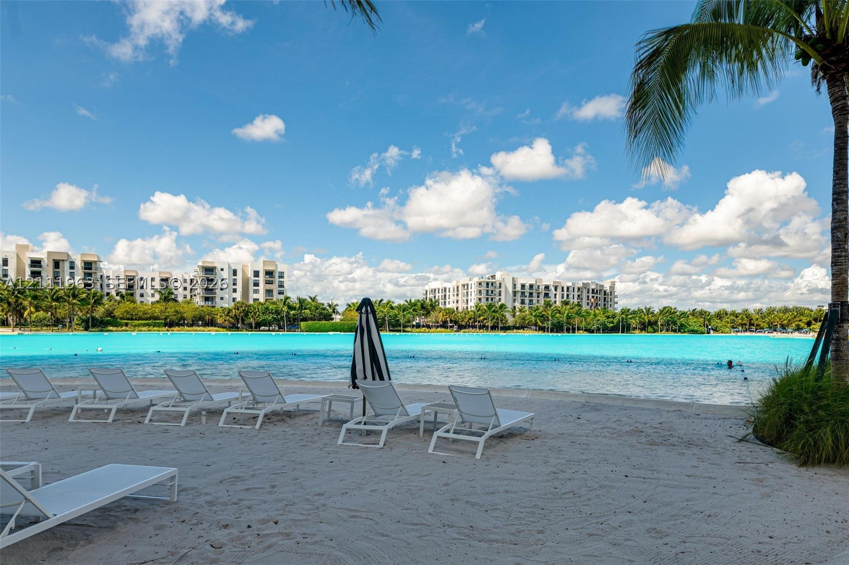 2411 Laguna Cir #2311 North Miami, FL 33180