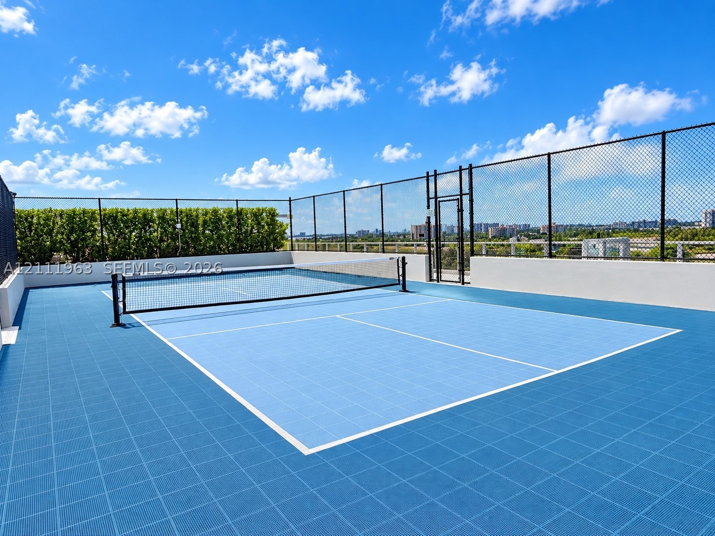 2411 Laguna Cir #2311 North Miami, FL 33180