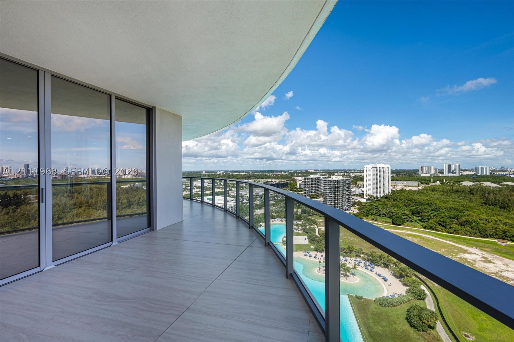 2411 Laguna Cir #2311 North Miami, FL 33180