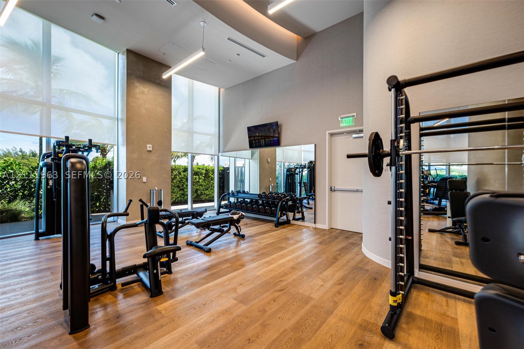2411 Laguna Cir #2311 North Miami, FL 33180