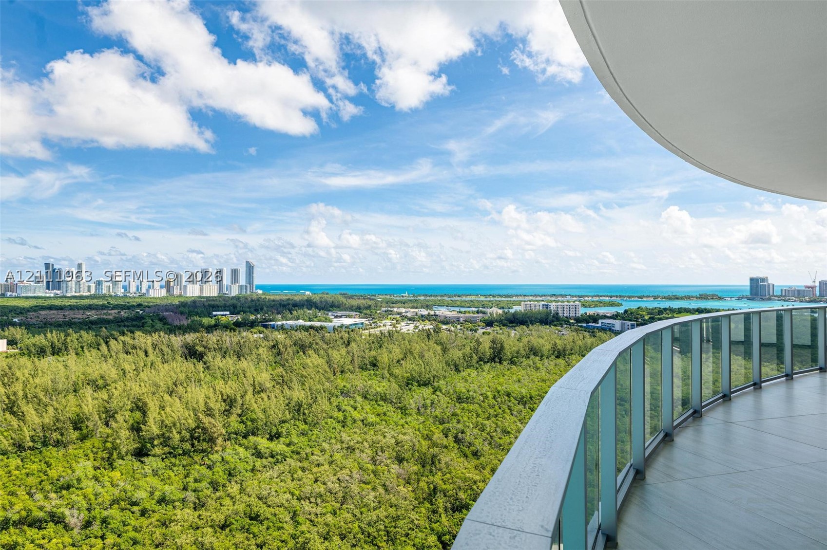 2411 Laguna Cir #2311 North Miami, FL 33180