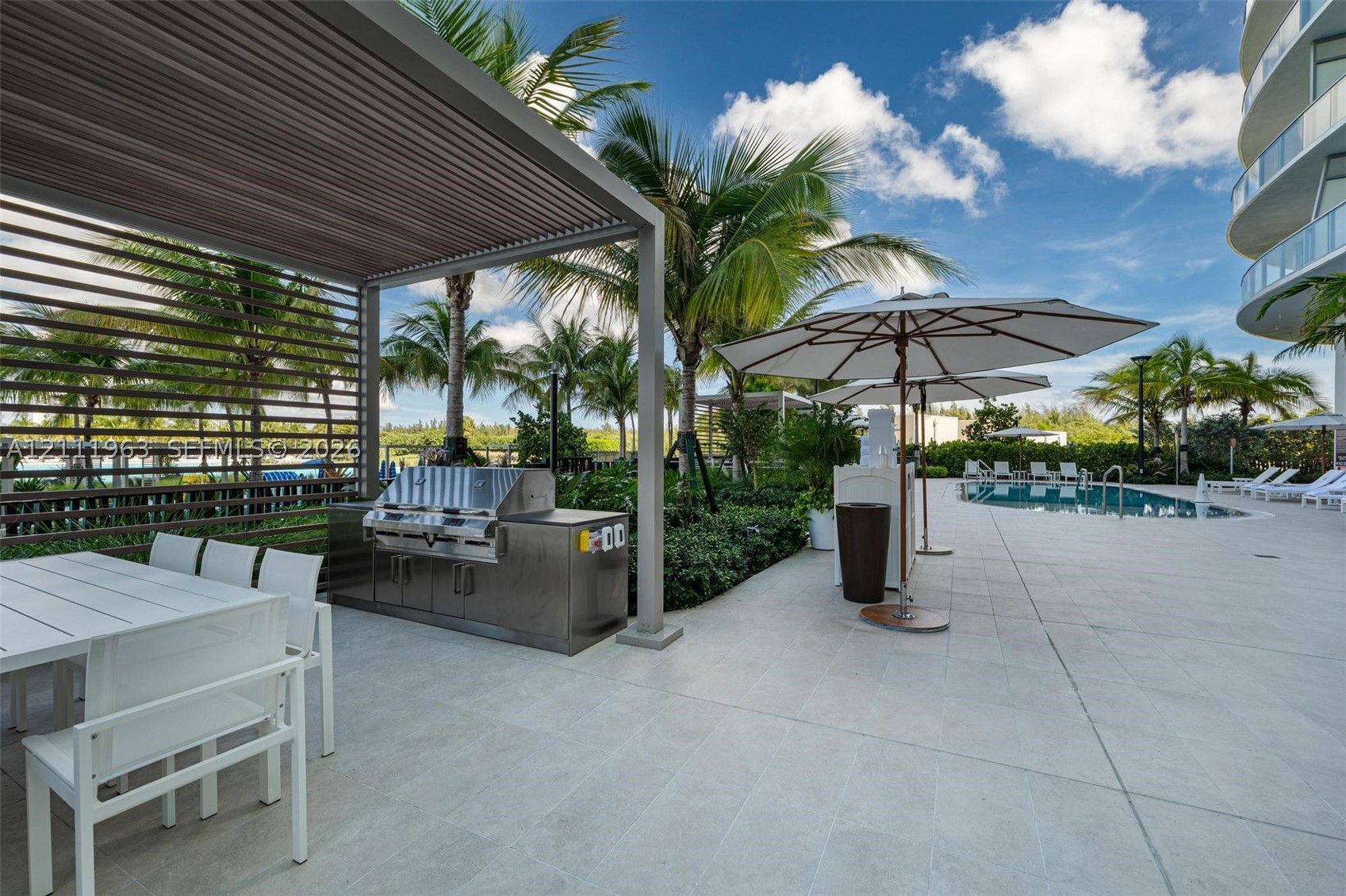 2411 Laguna Cir #2311 North Miami, FL 33180