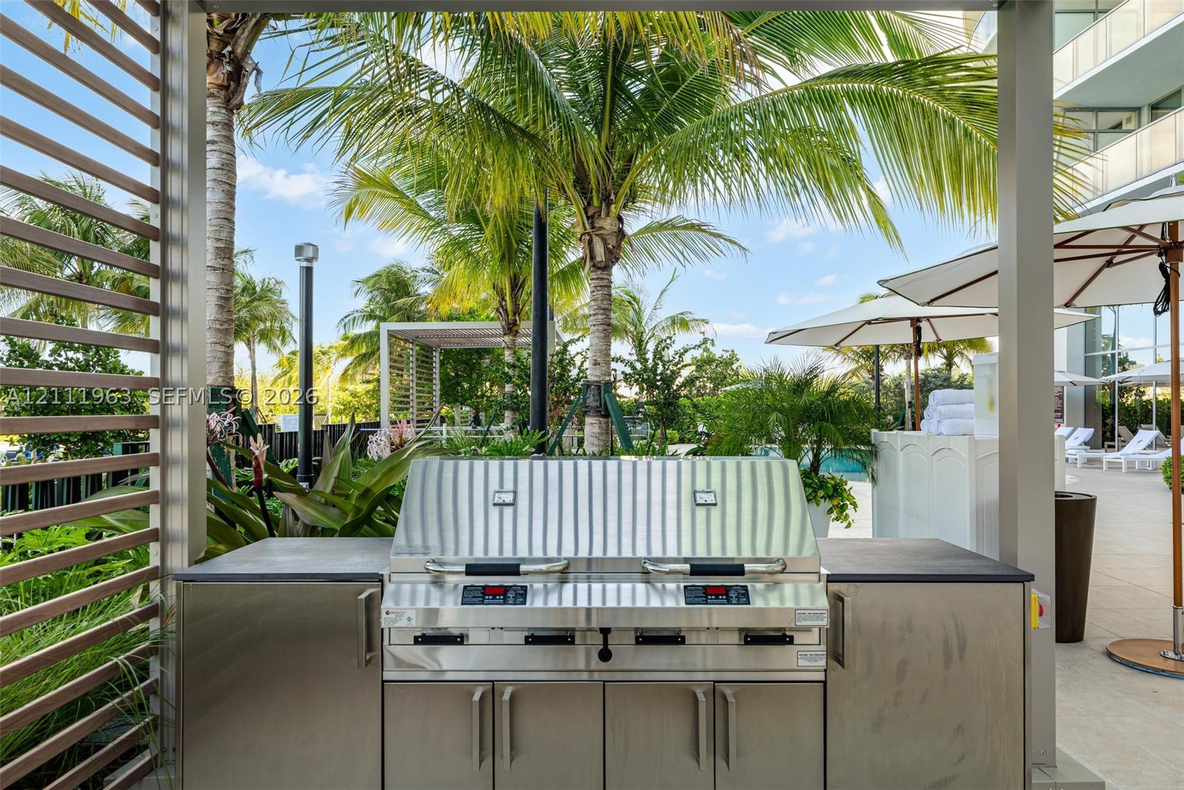 2411 Laguna Cir #2311 North Miami, FL 33180