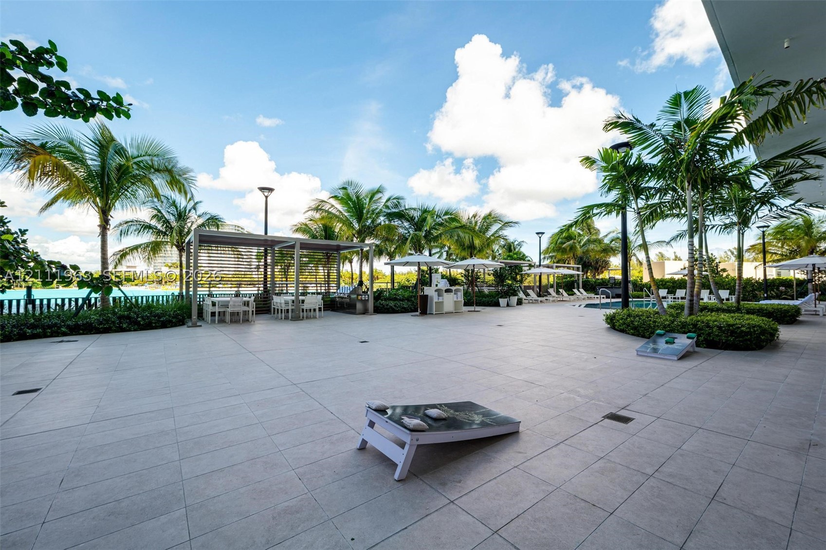 2411 Laguna Cir #2311 North Miami, FL 33180