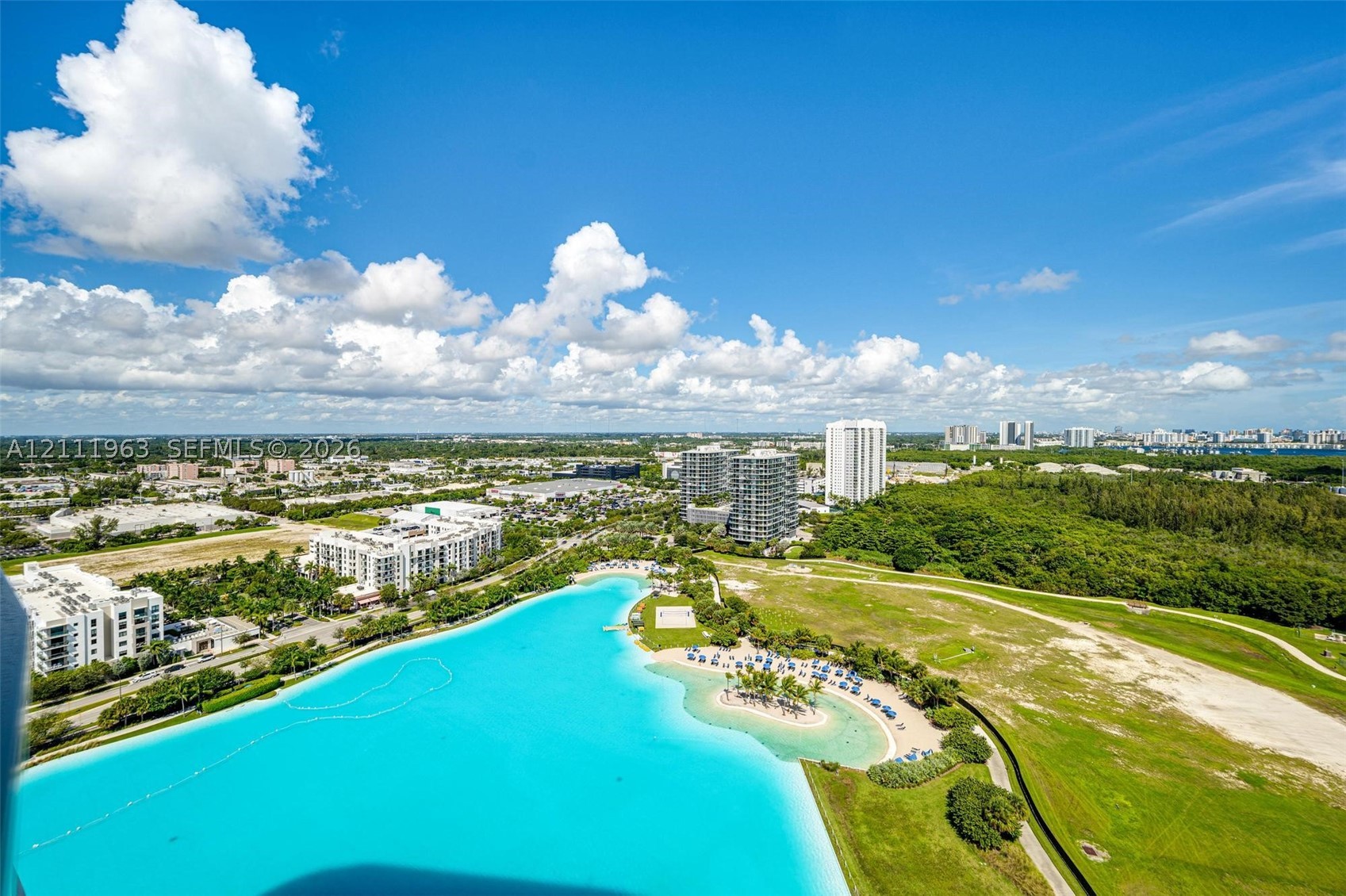 2411 Laguna Cir #2311 North Miami, FL 33180