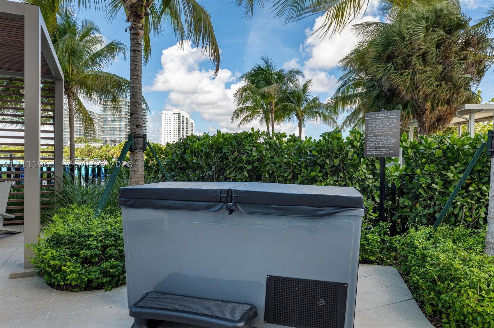 2411 Laguna Cir #2311 North Miami, FL 33180