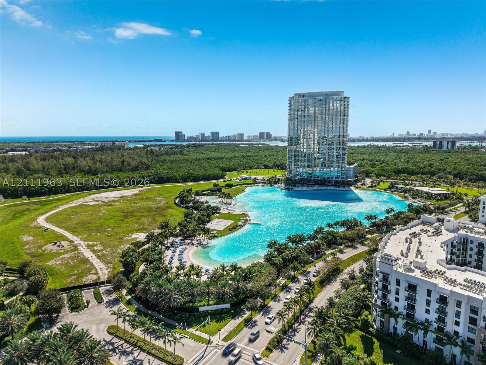 2411 Laguna Cir #2311 North Miami, FL 33180