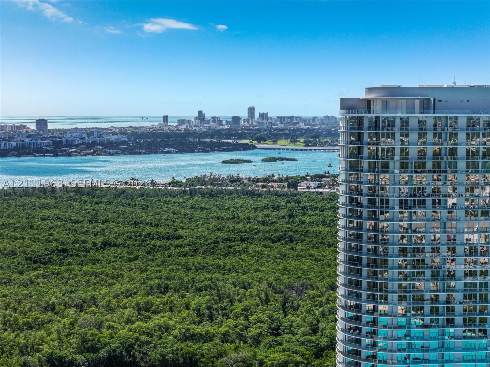 2411 Laguna Cir #2311 North Miami, FL 33180