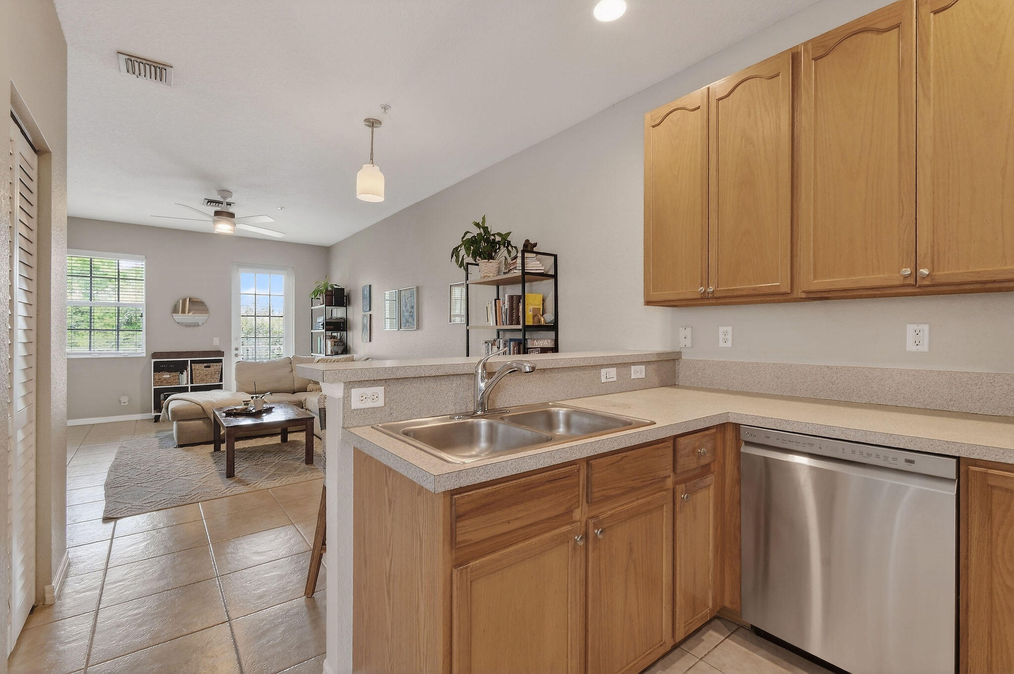 355 E Thatch Palm #103 Jupiter, FL 33458