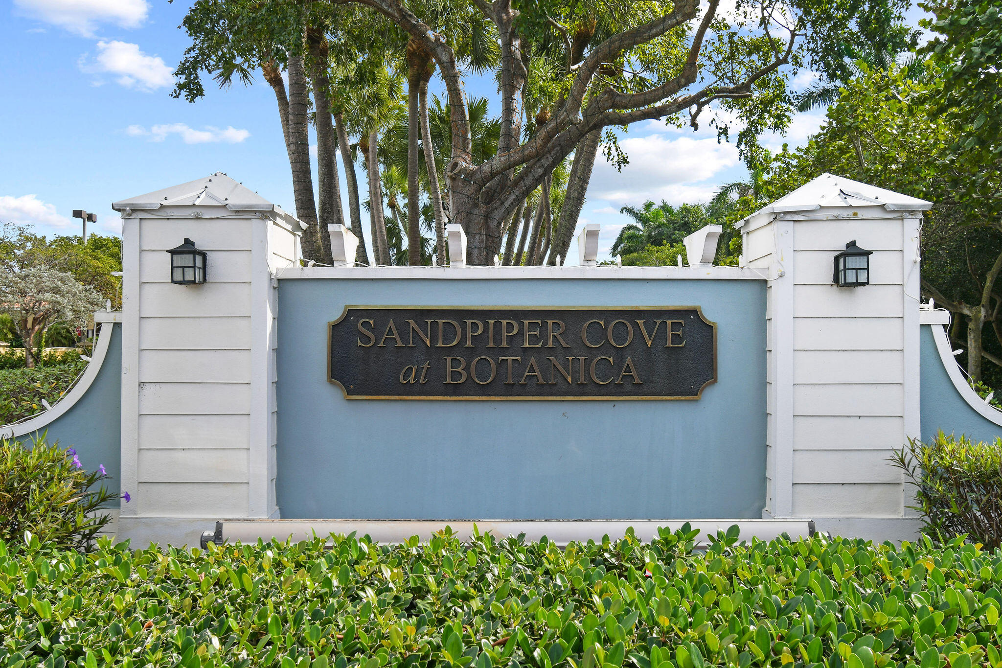 355 E Thatch Palm #103 Jupiter, FL 33458