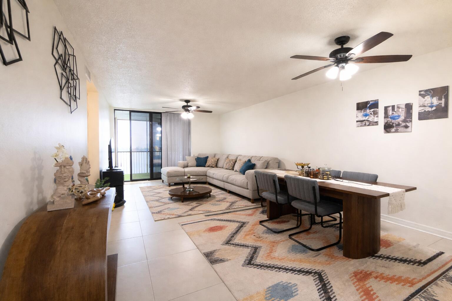 110 Lake Emerald #405