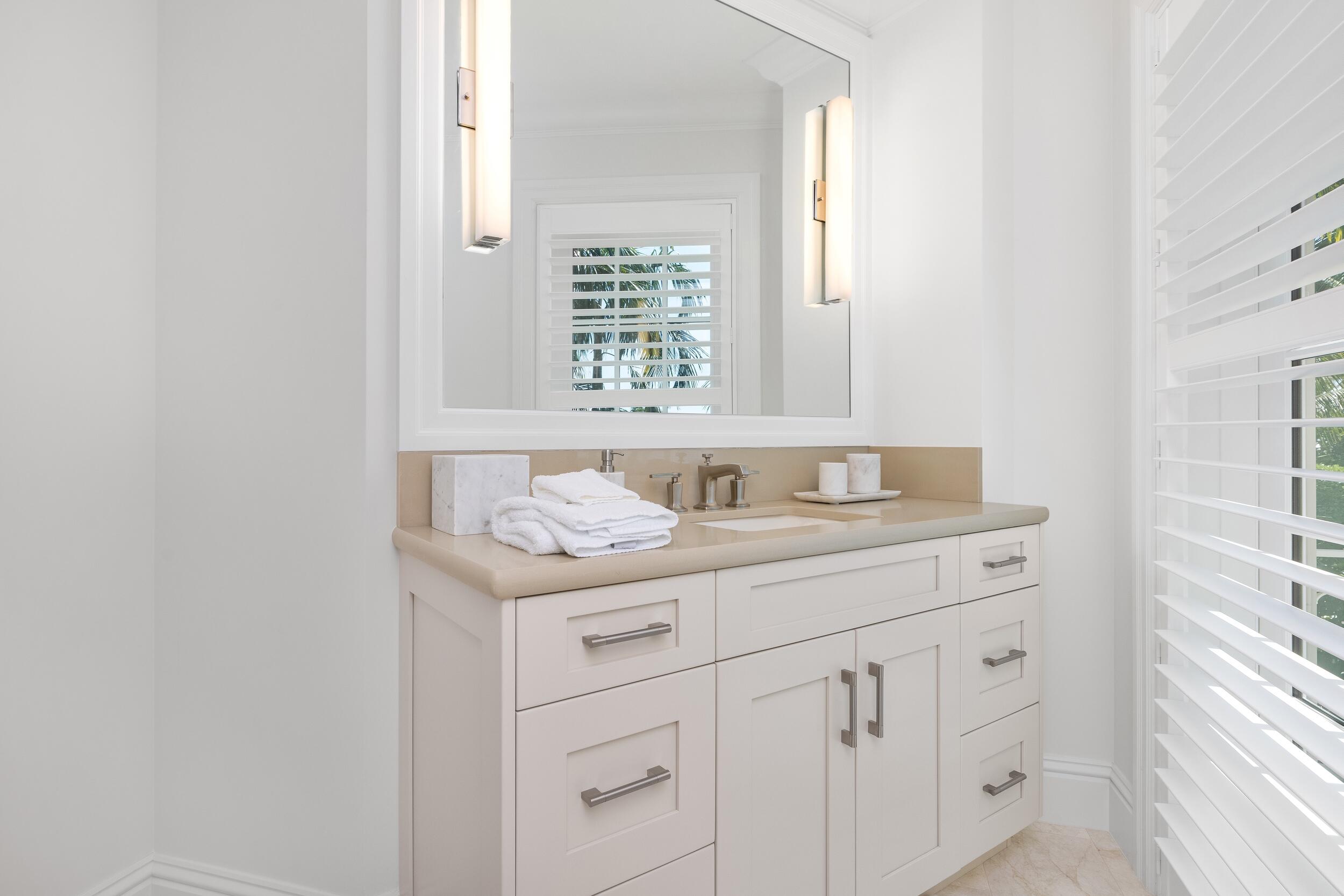 211 Ocean Palm Beach, FL 33480