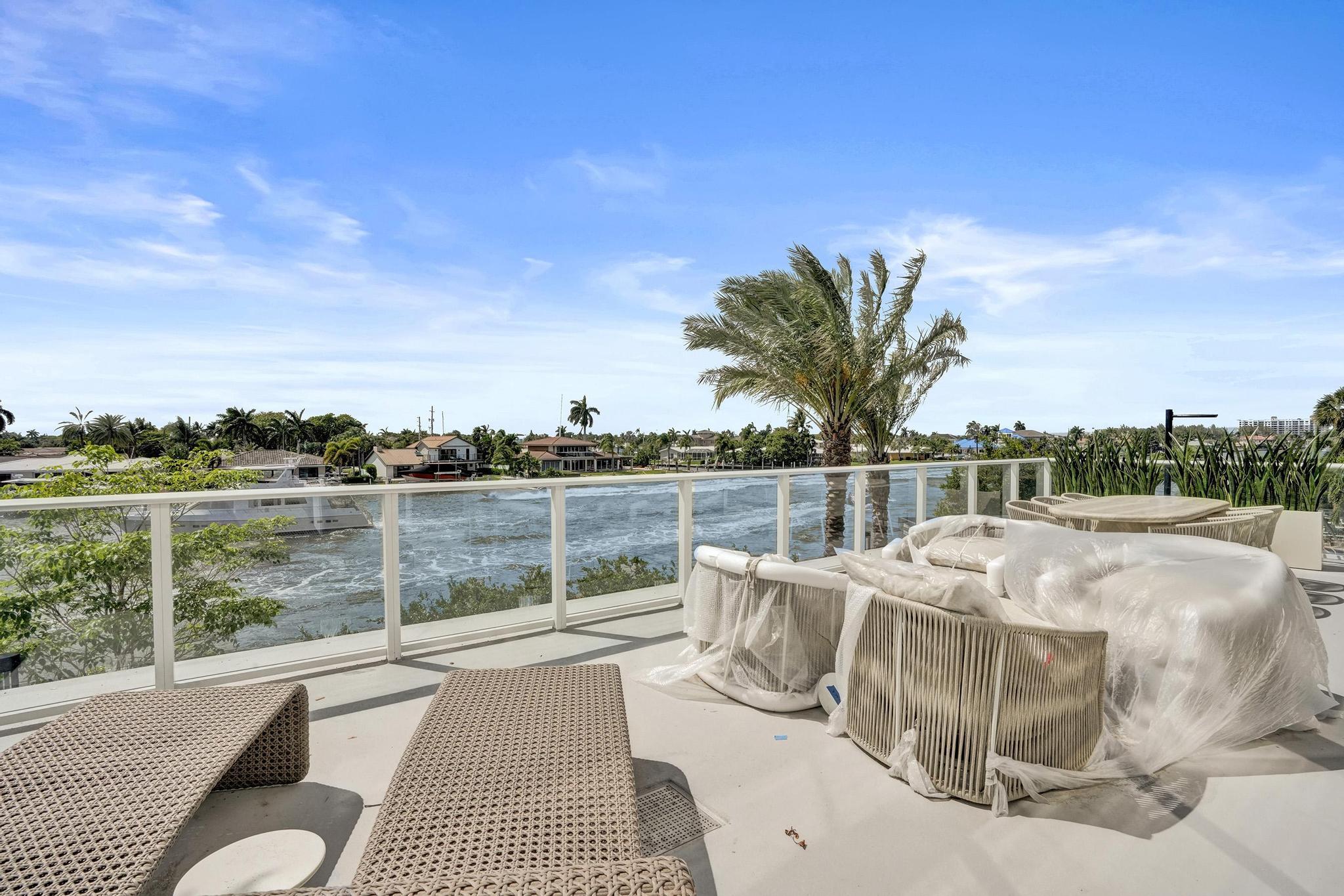 407 N Riverside #303 Pompano Beach, FL 33062