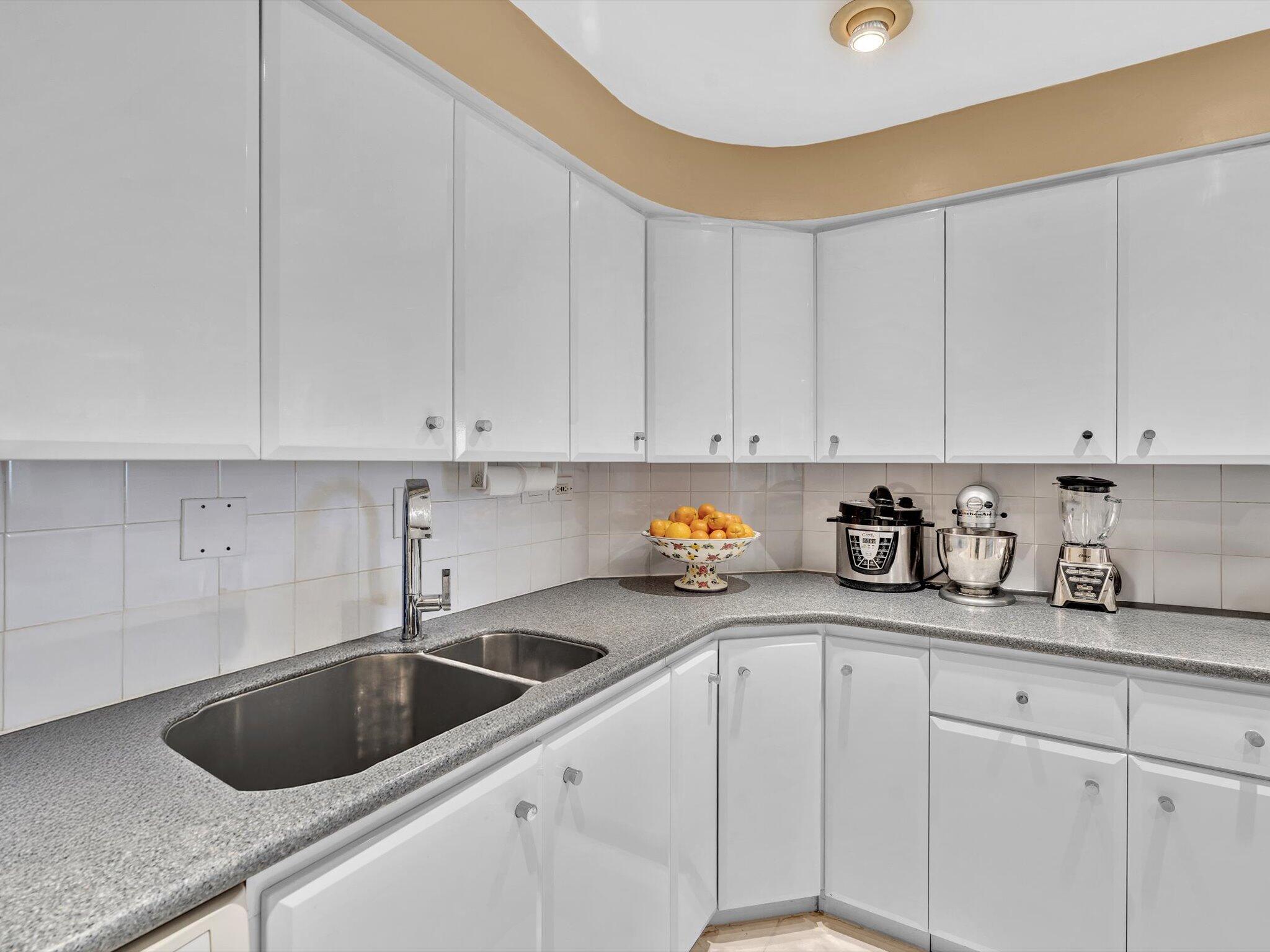 3300 NE 36th #708 Fort Lauderdale, FL 33308