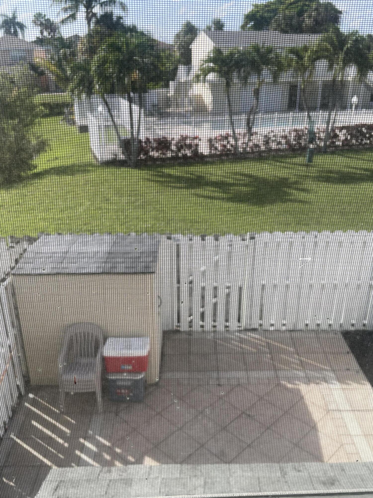 817 Crystal Lk Deerfield Beach, FL 33064