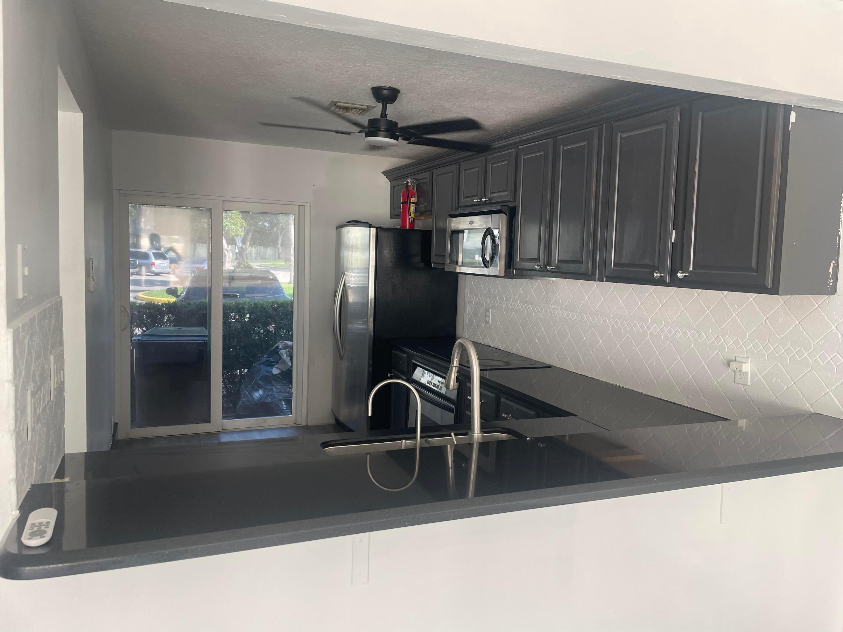817 Crystal Lk Deerfield Beach, FL 33064
