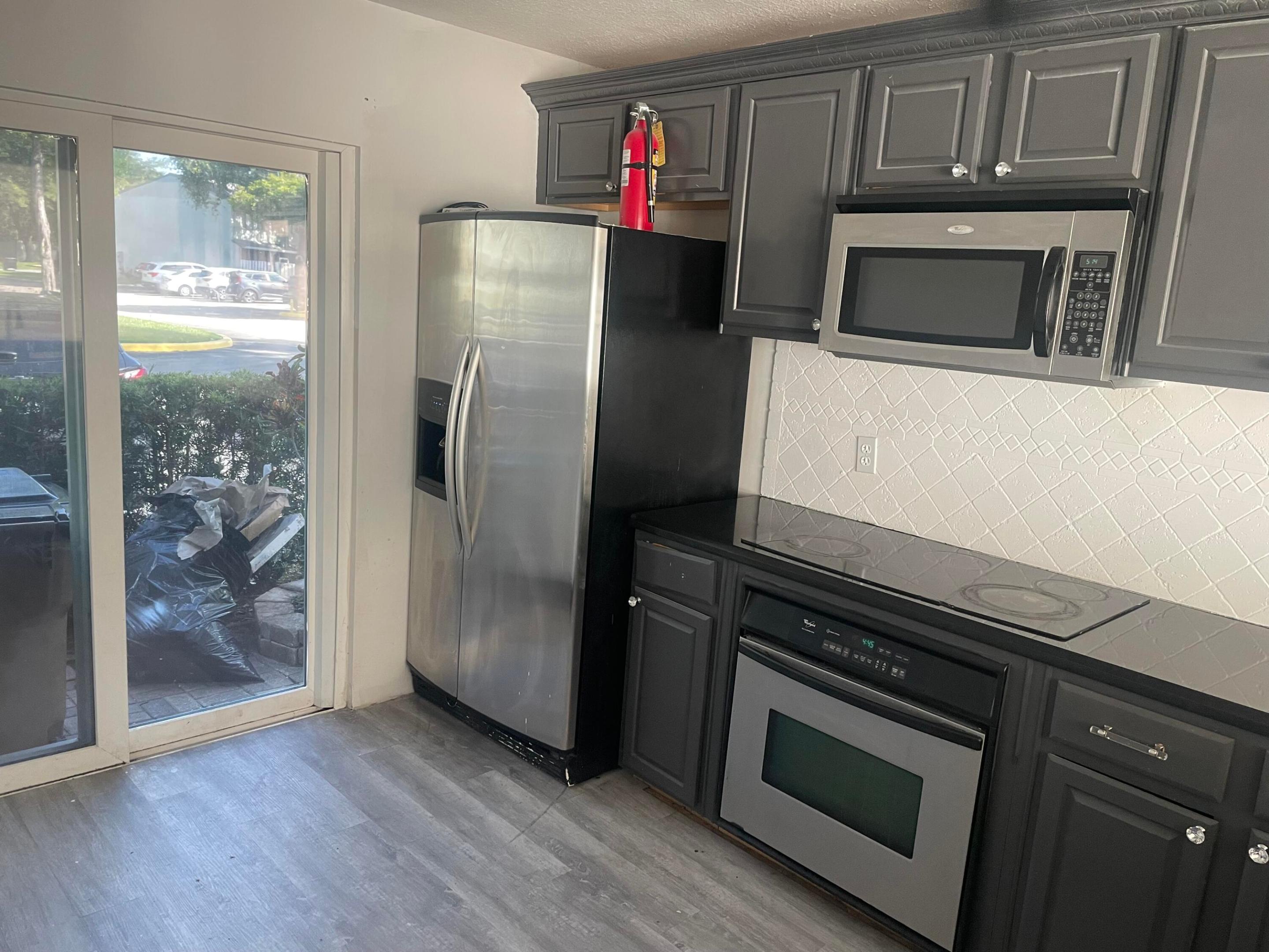 817 Crystal Lk Deerfield Beach, FL 33064