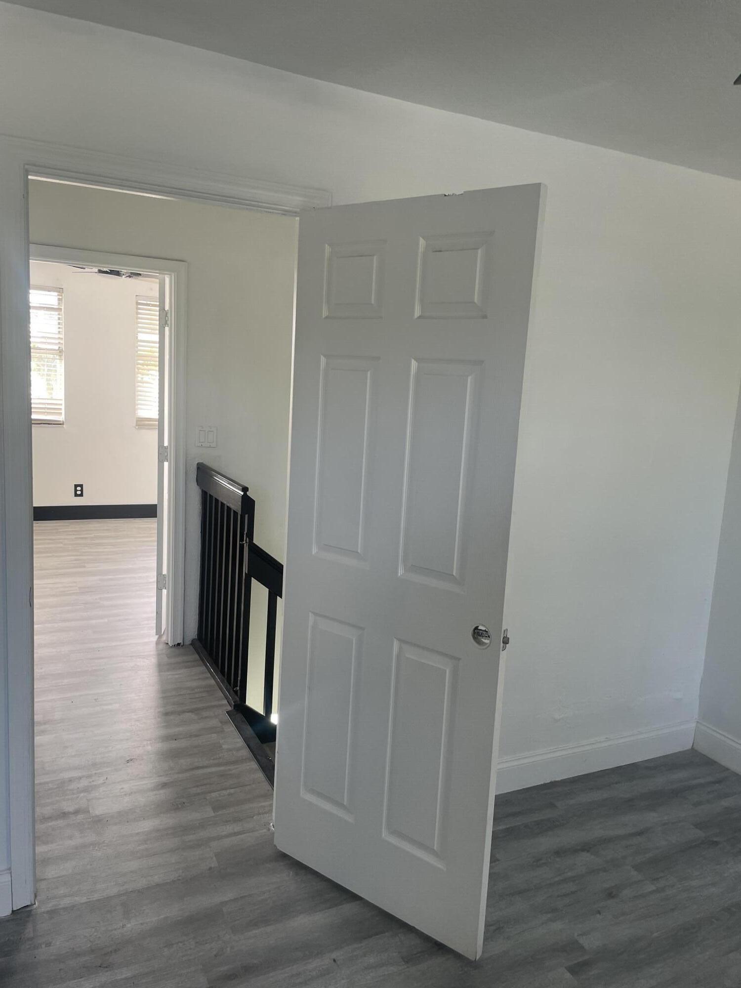 817 Crystal Lk Deerfield Beach, FL 33064