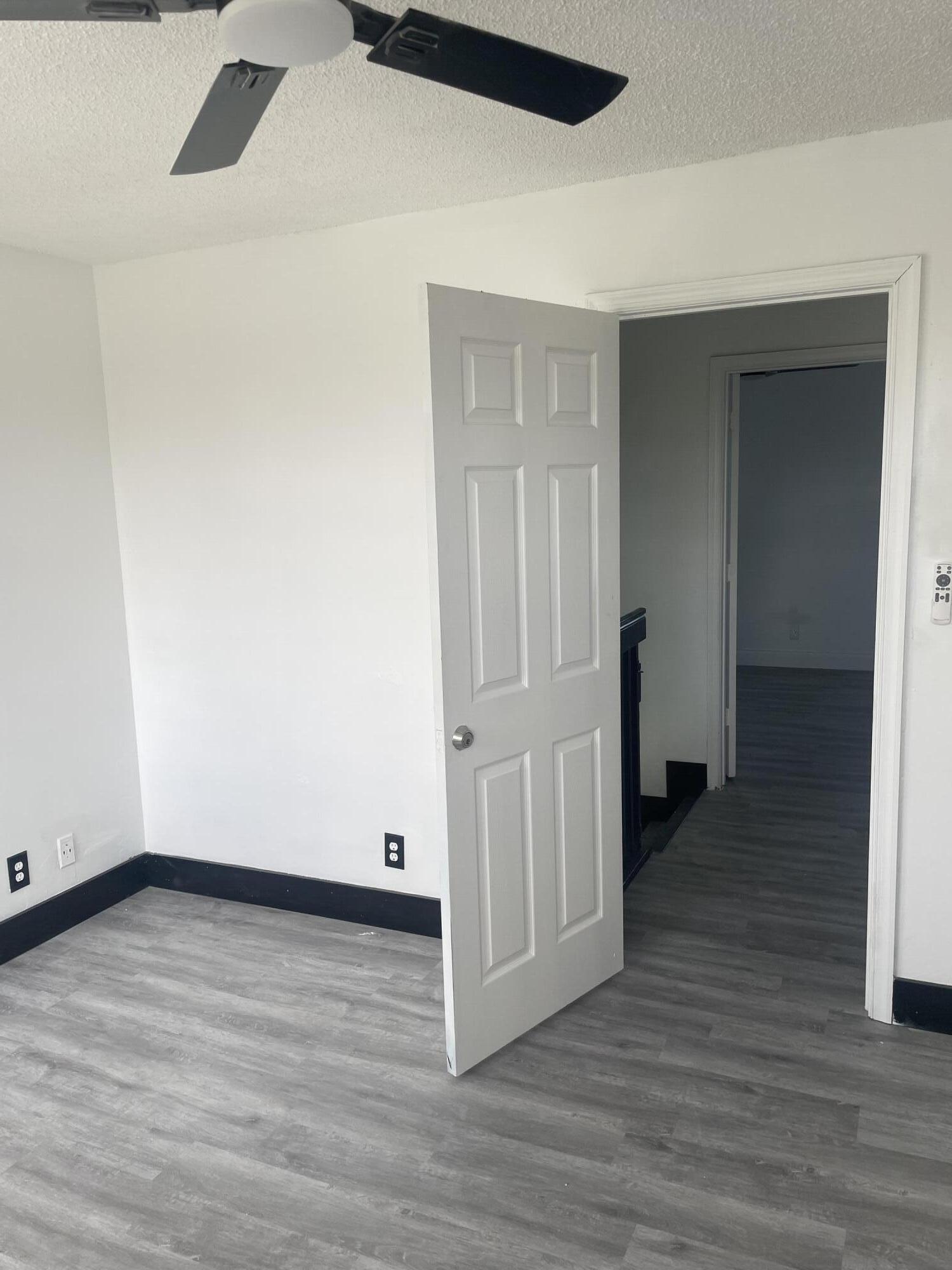 817 Crystal Lk Deerfield Beach, FL 33064