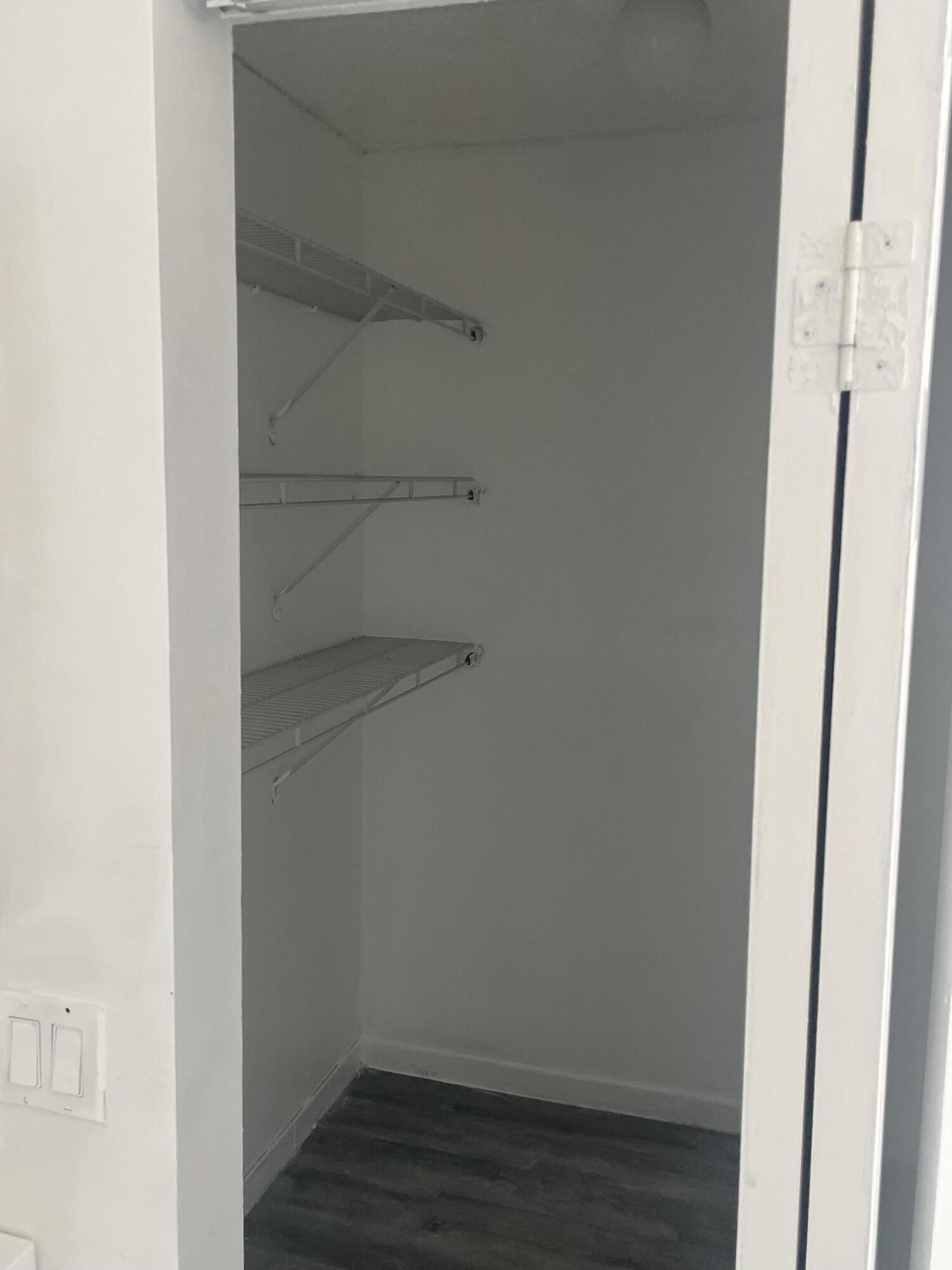 817 Crystal Lk Deerfield Beach, FL 33064