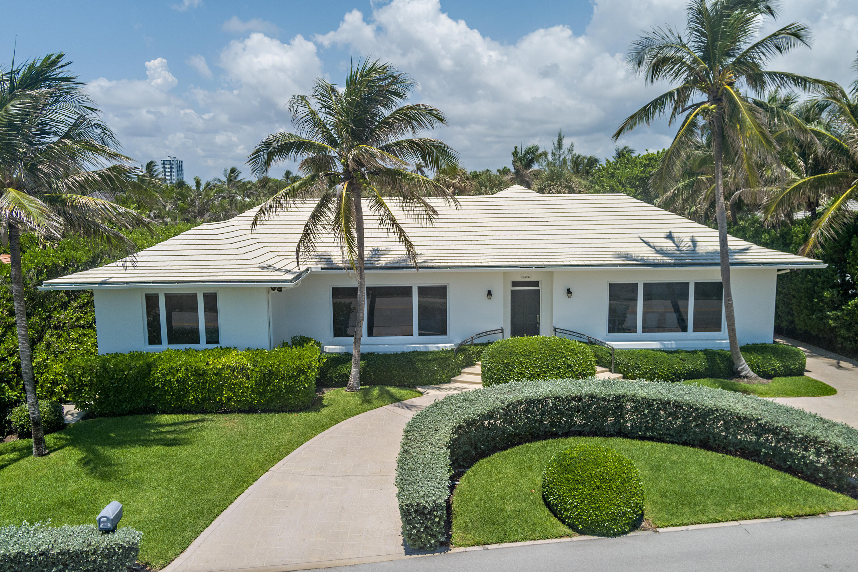 1426 N Ocean Palm Beach, FL 33480