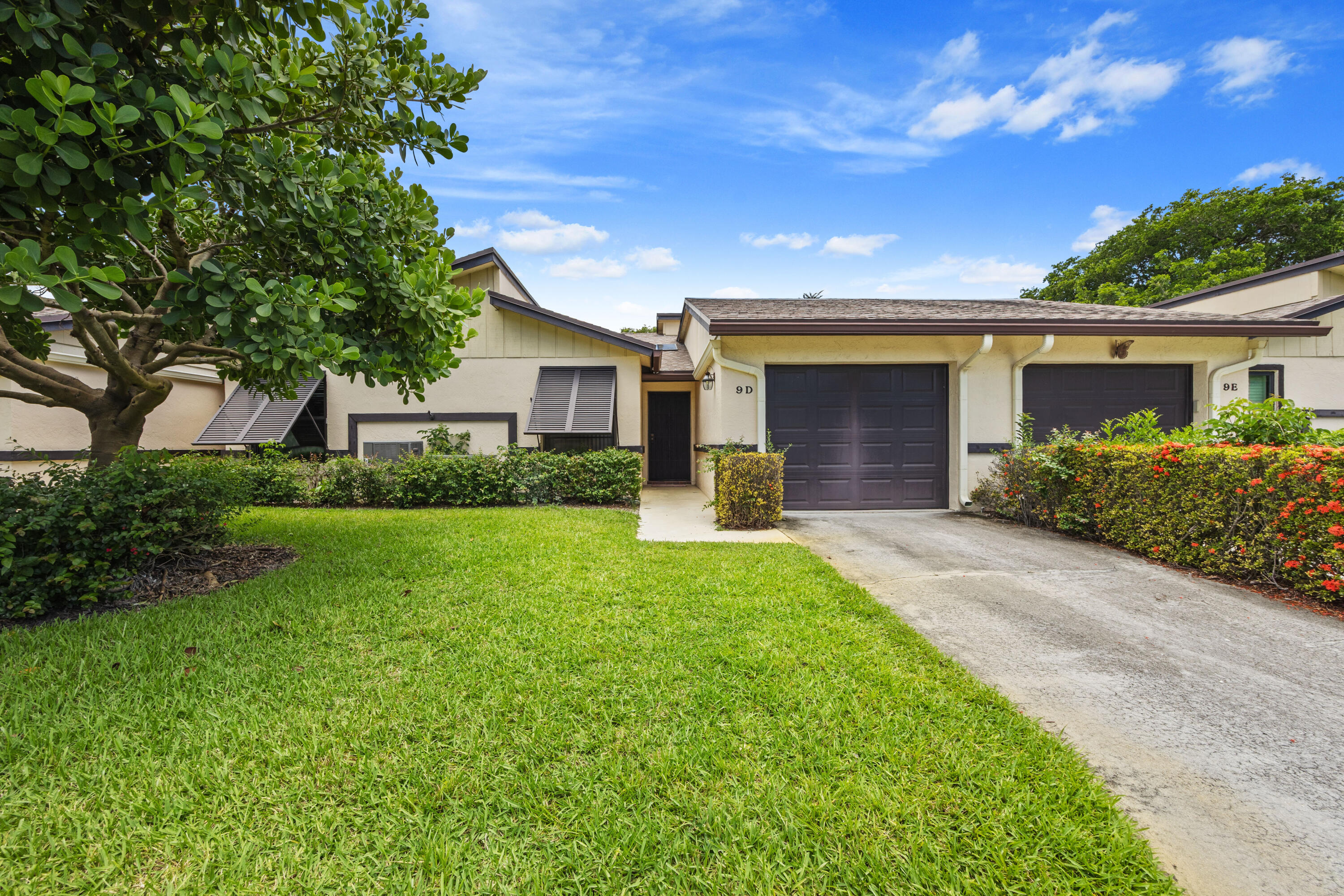 9 Ridge Pointe #D