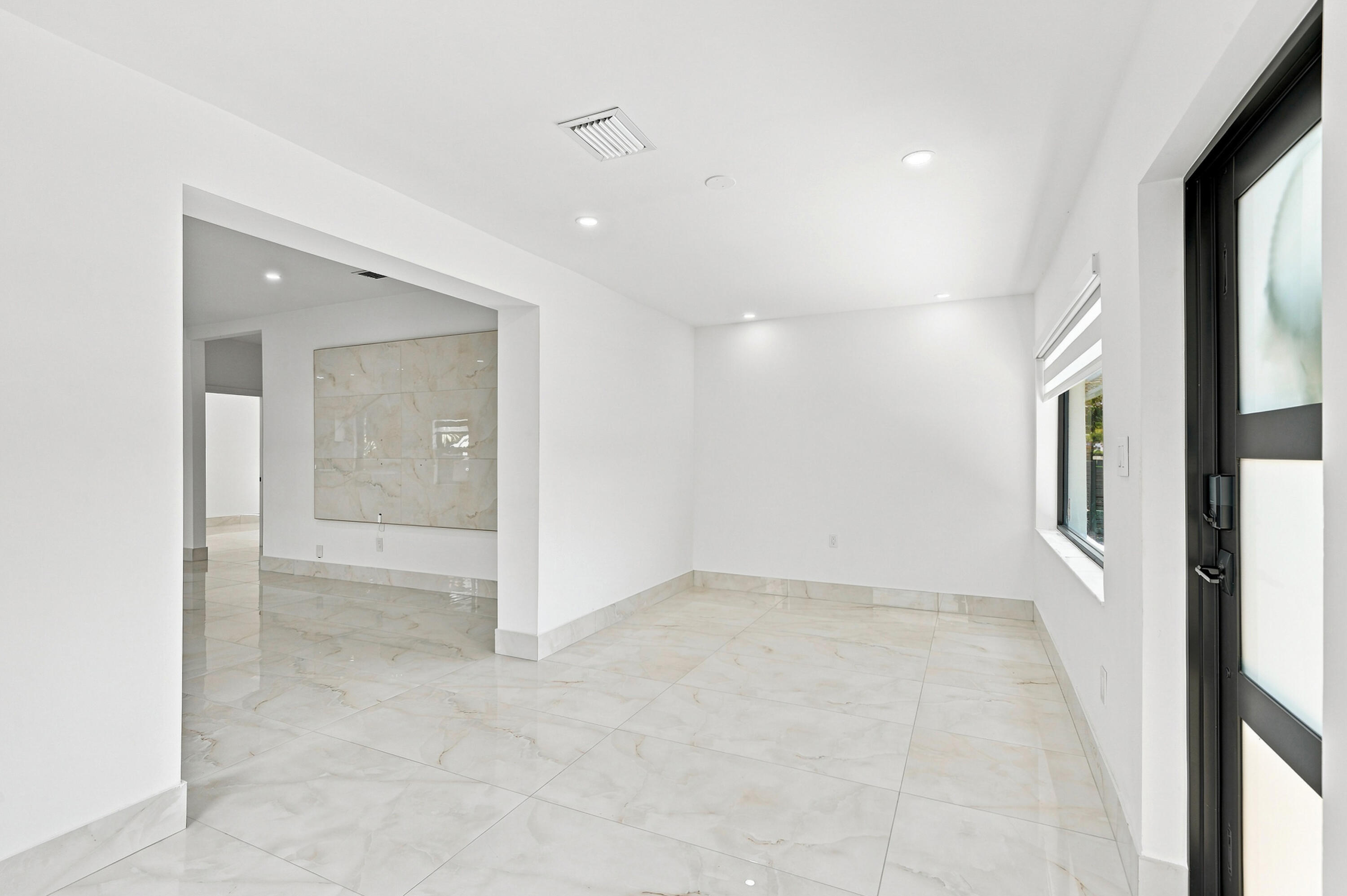 2239 SW 10th Miami, FL 33135