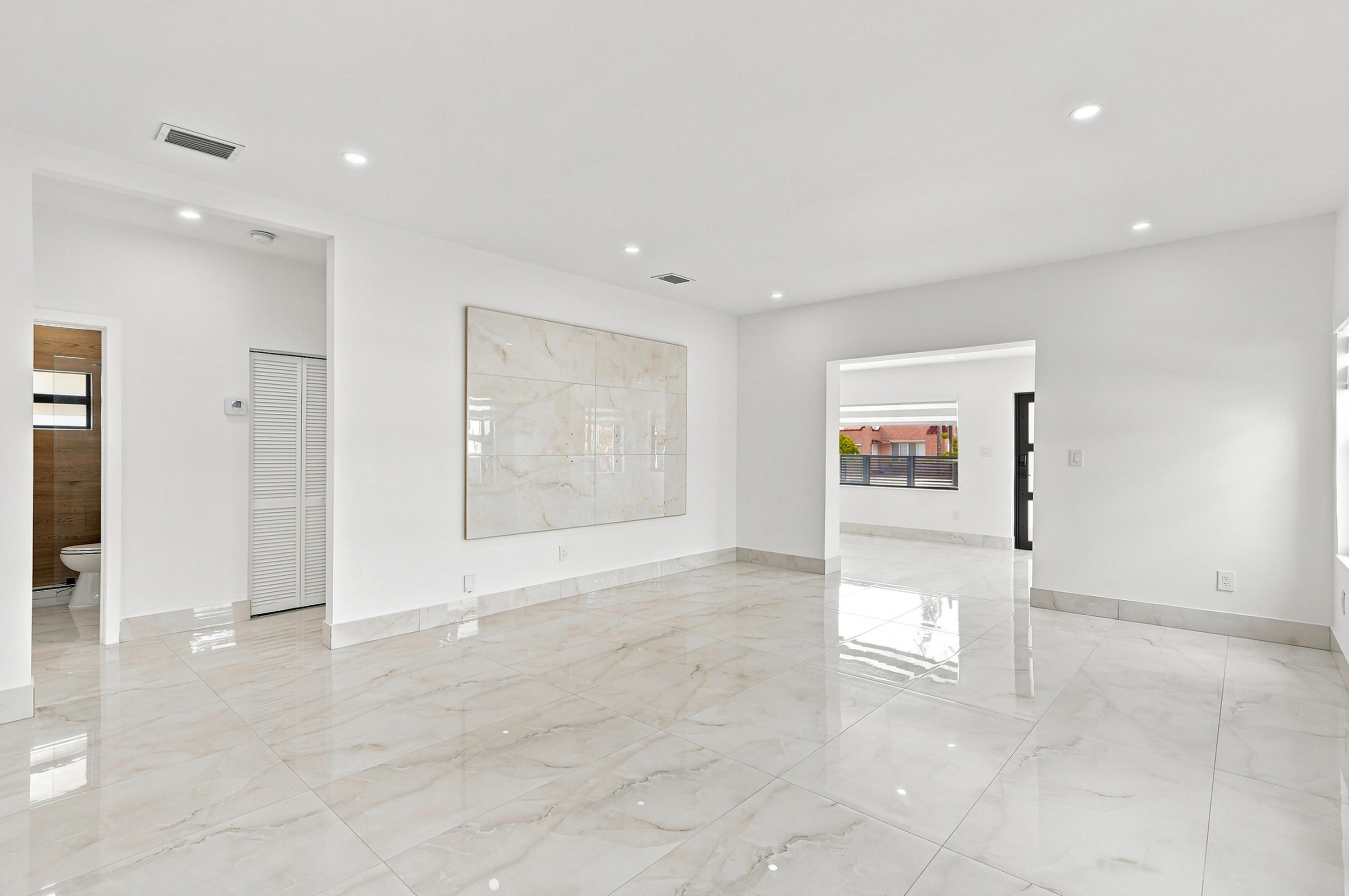 2239 SW 10th Miami, FL 33135