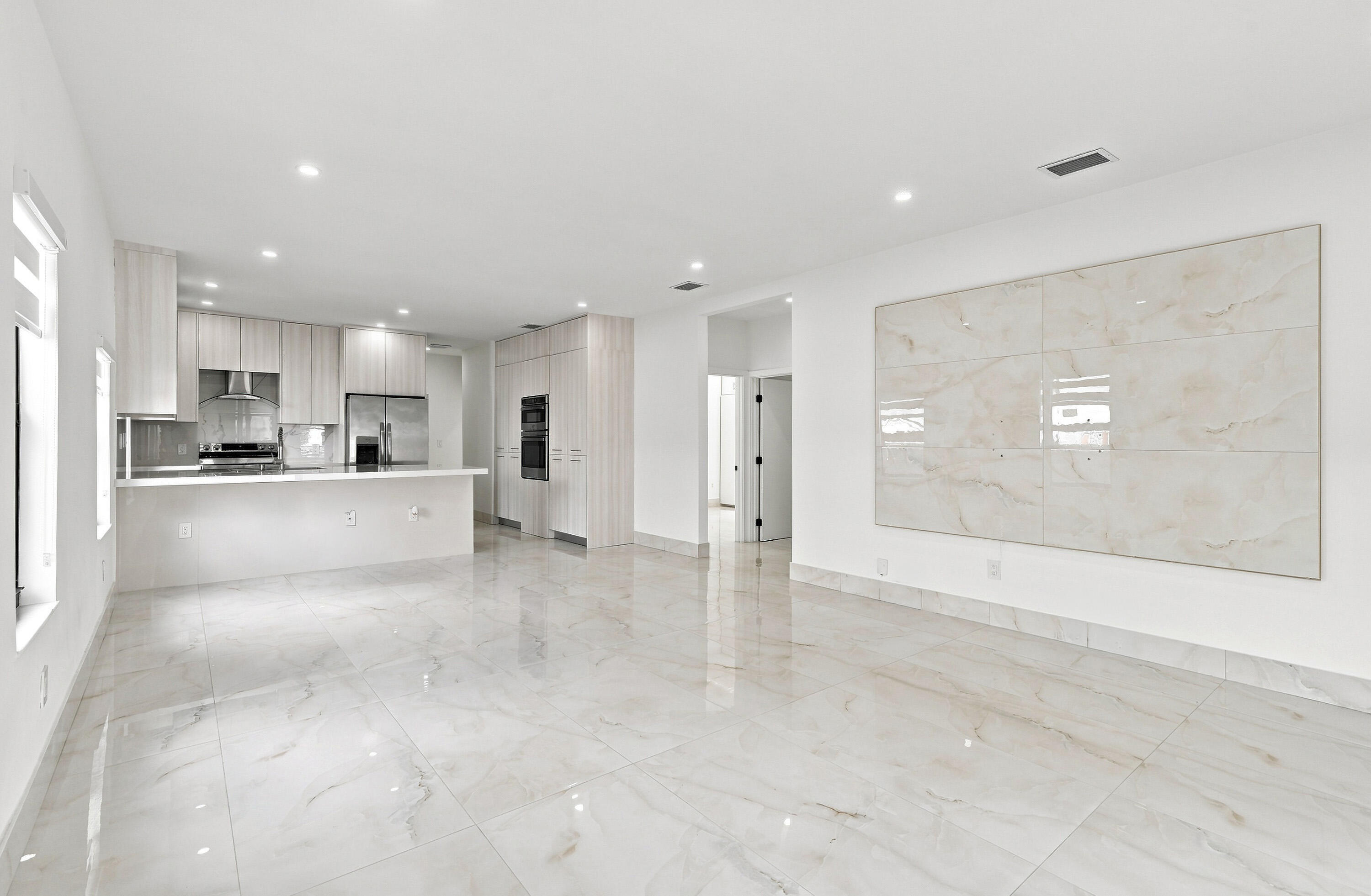 2239 SW 10th Miami, FL 33135