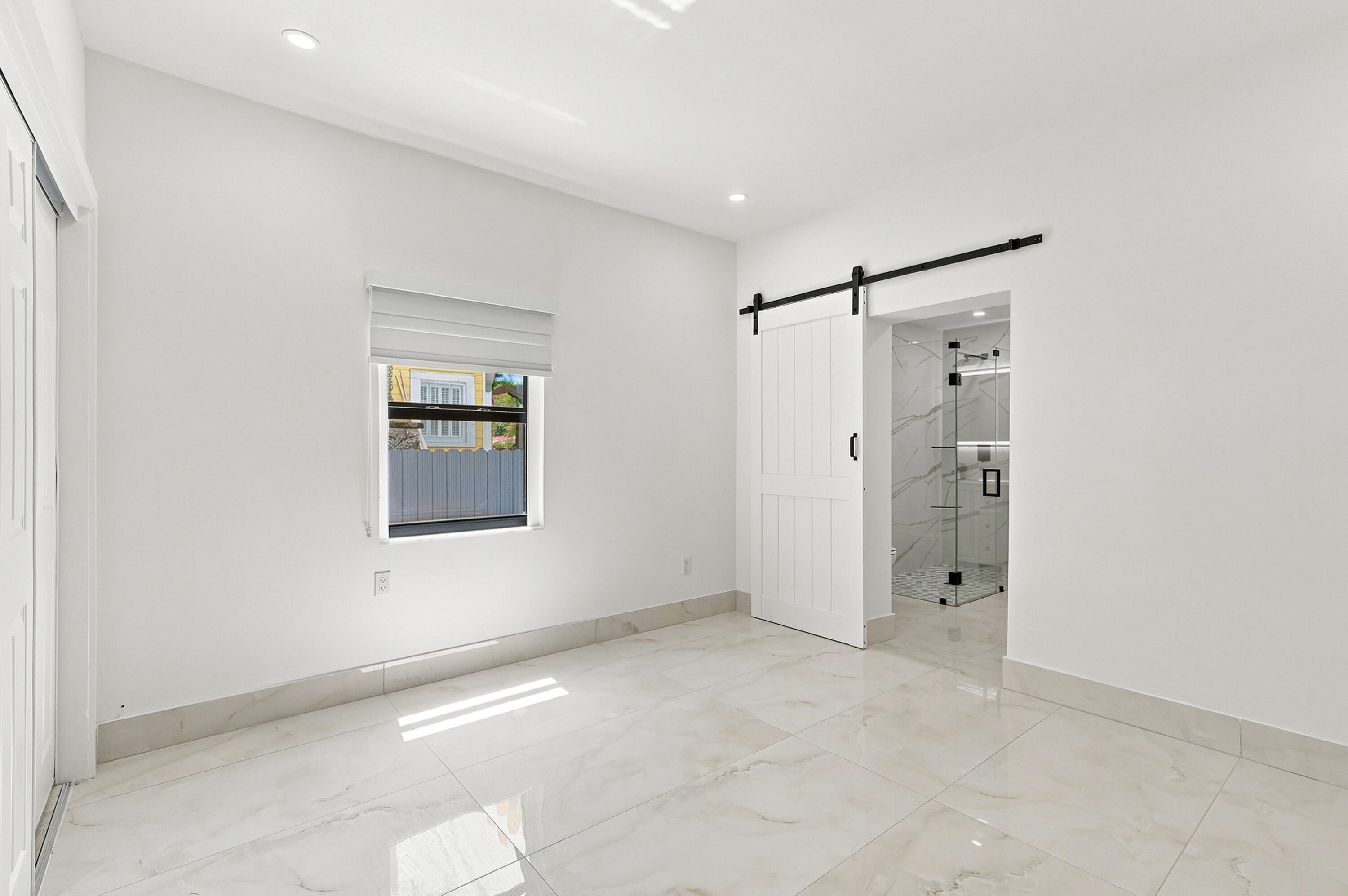 2239 SW 10th Miami, FL 33135