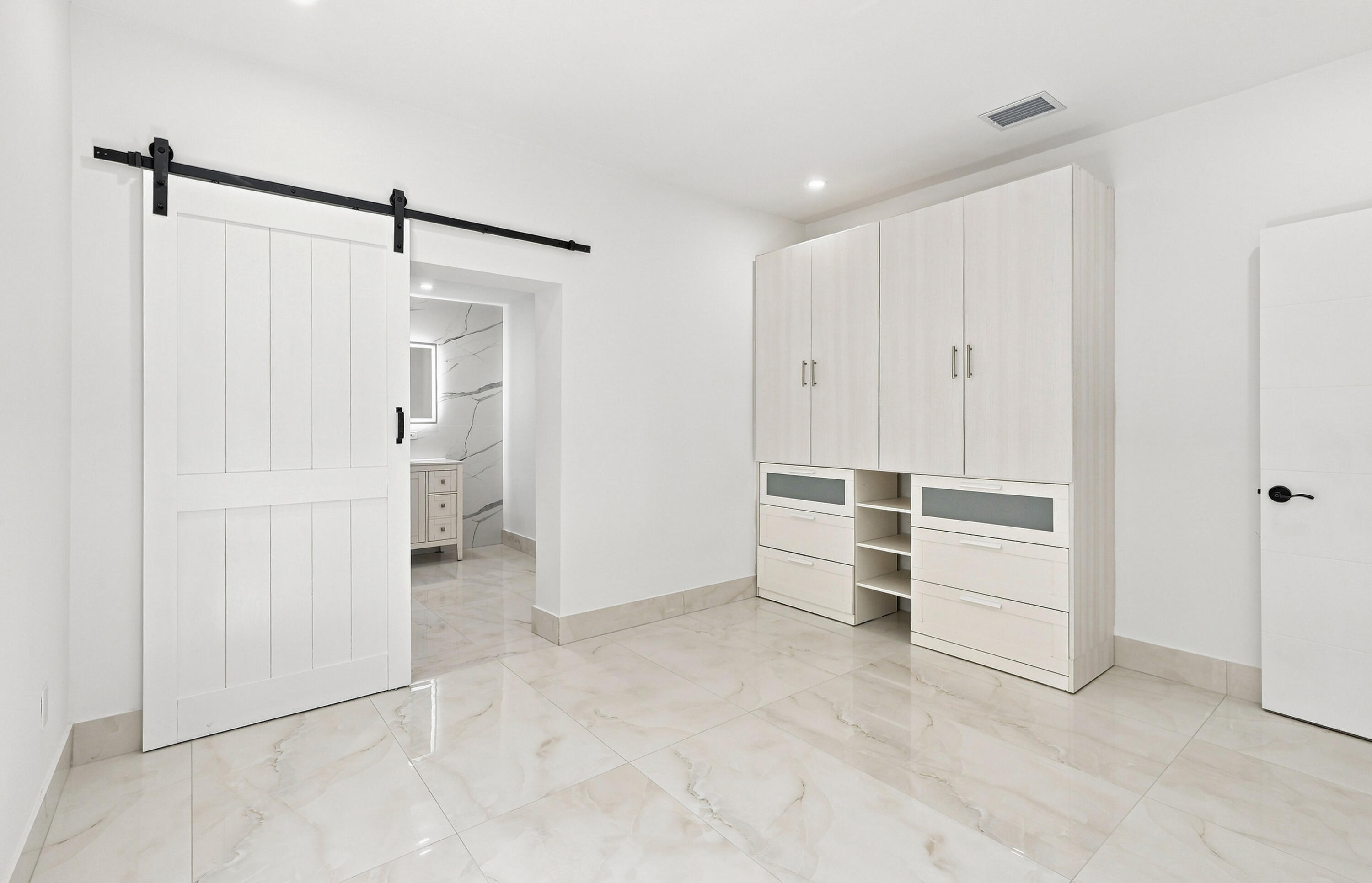 2239 SW 10th Miami, FL 33135