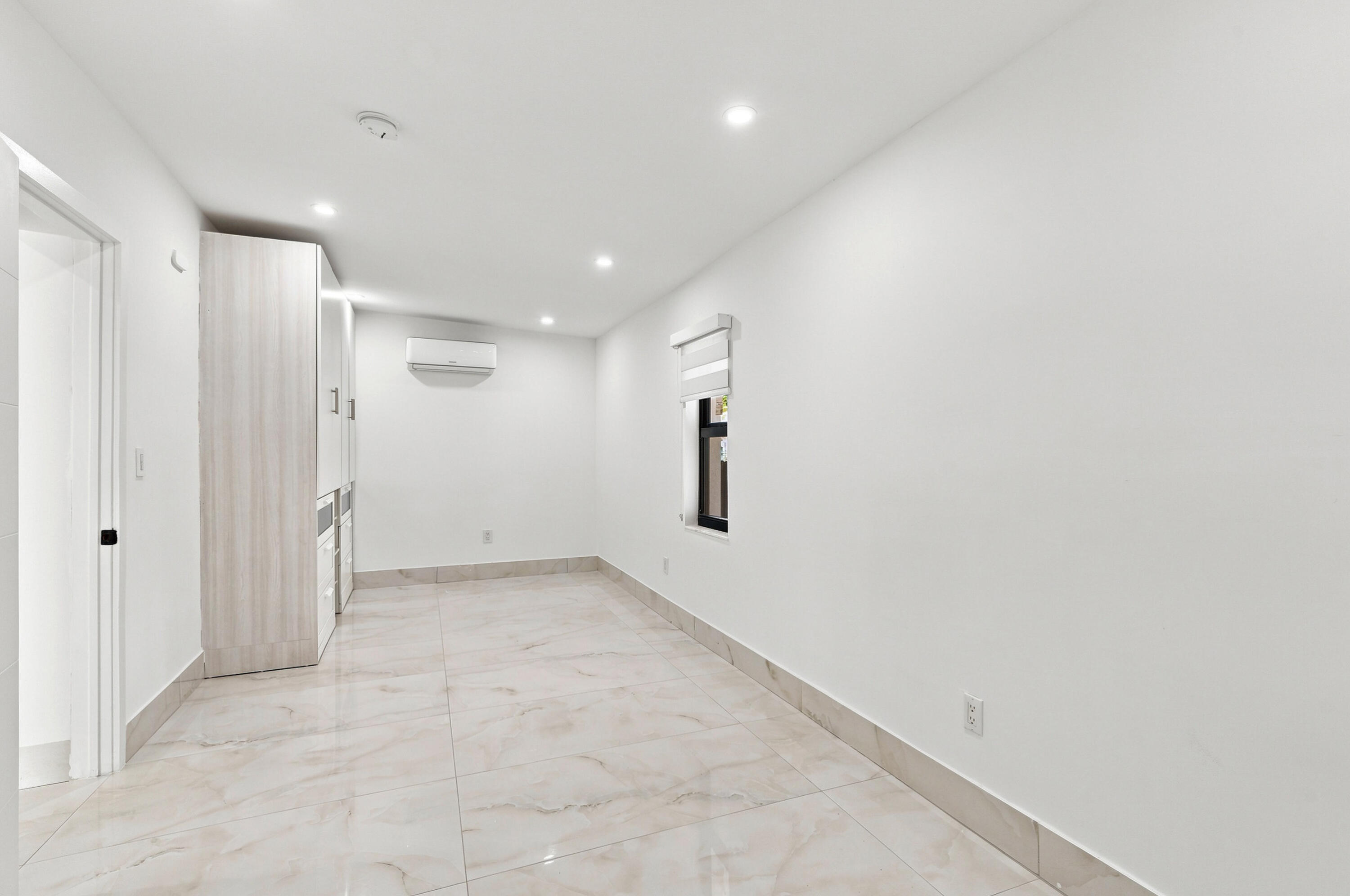 2239 SW 10th Miami, FL 33135