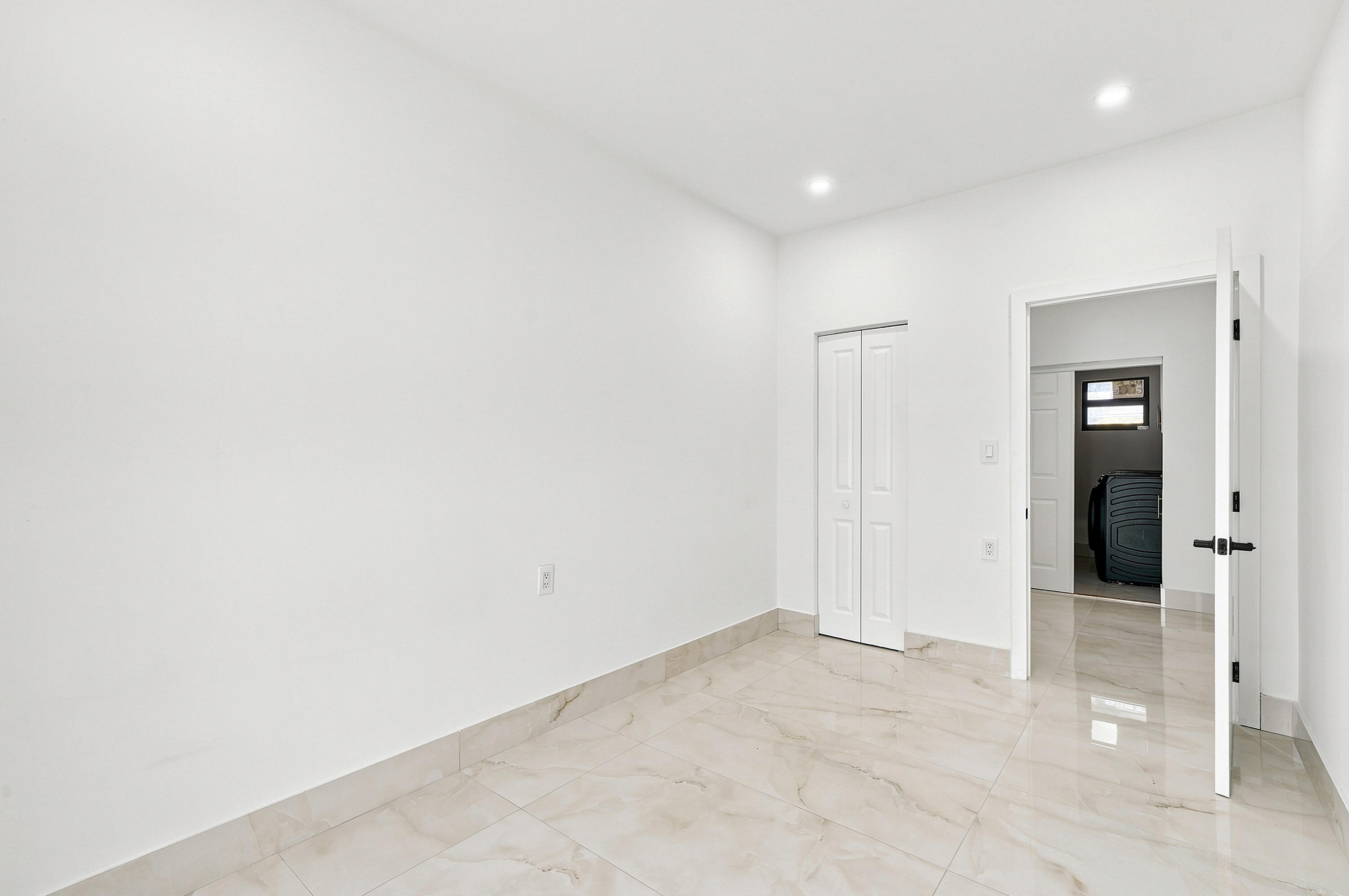 2239 SW 10th Miami, FL 33135