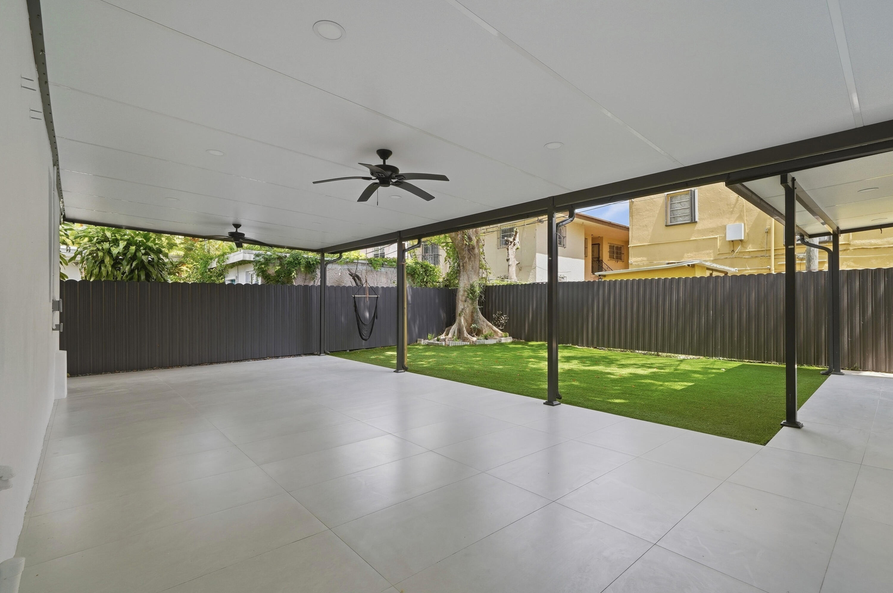 2239 SW 10th Miami, FL 33135